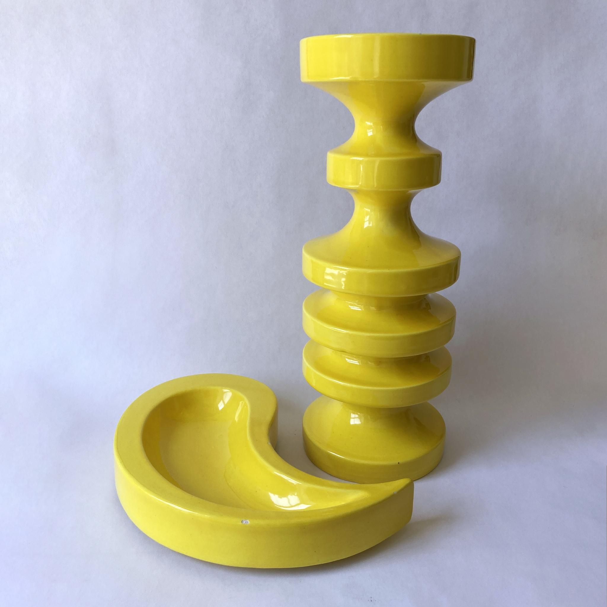 Sculpture à étages abstraite jaune canari de Haeger en vente 1