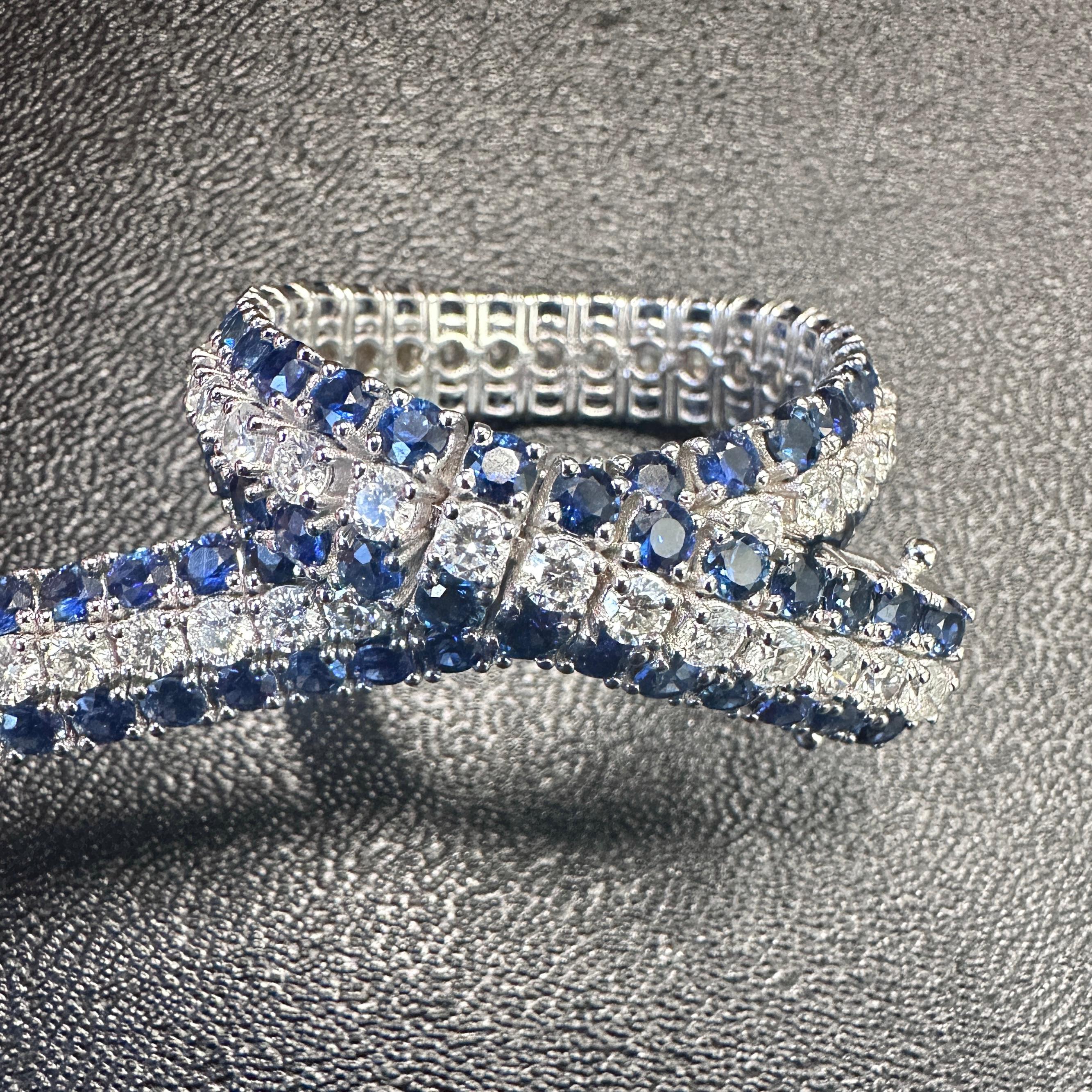 Contemporaneo Bracciale Royal Harmony, zaffiri naturali e diamanti da 20,30 carati in oro bianco 18 carati in vendita