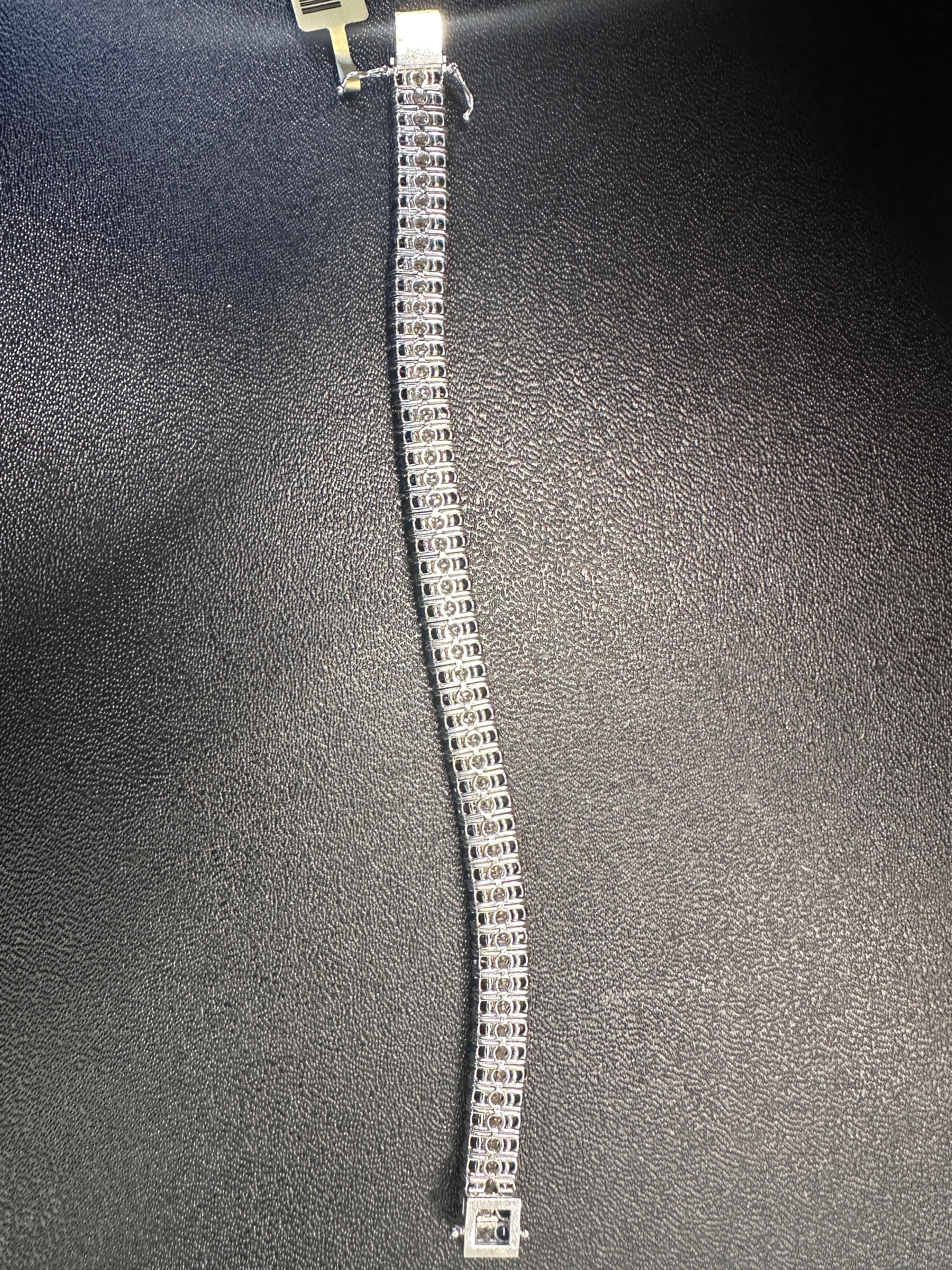 Bracciale Royal Harmony, zaffiri naturali e diamanti da 20,30 carati in oro bianco 18 carati in vendita 1
