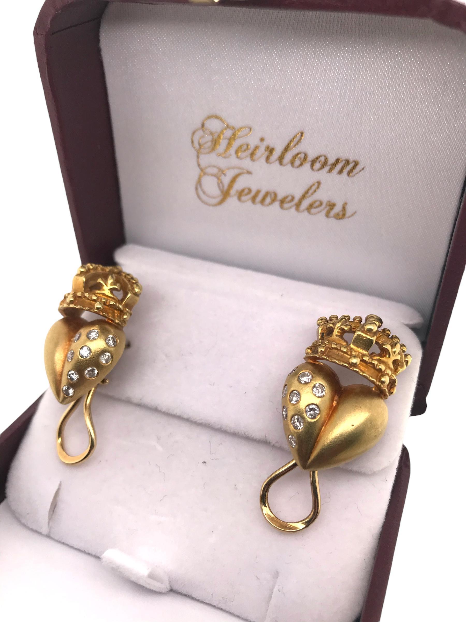 Boucles d'oreilles Royal Heart en or jaune 18 carats en vente 4