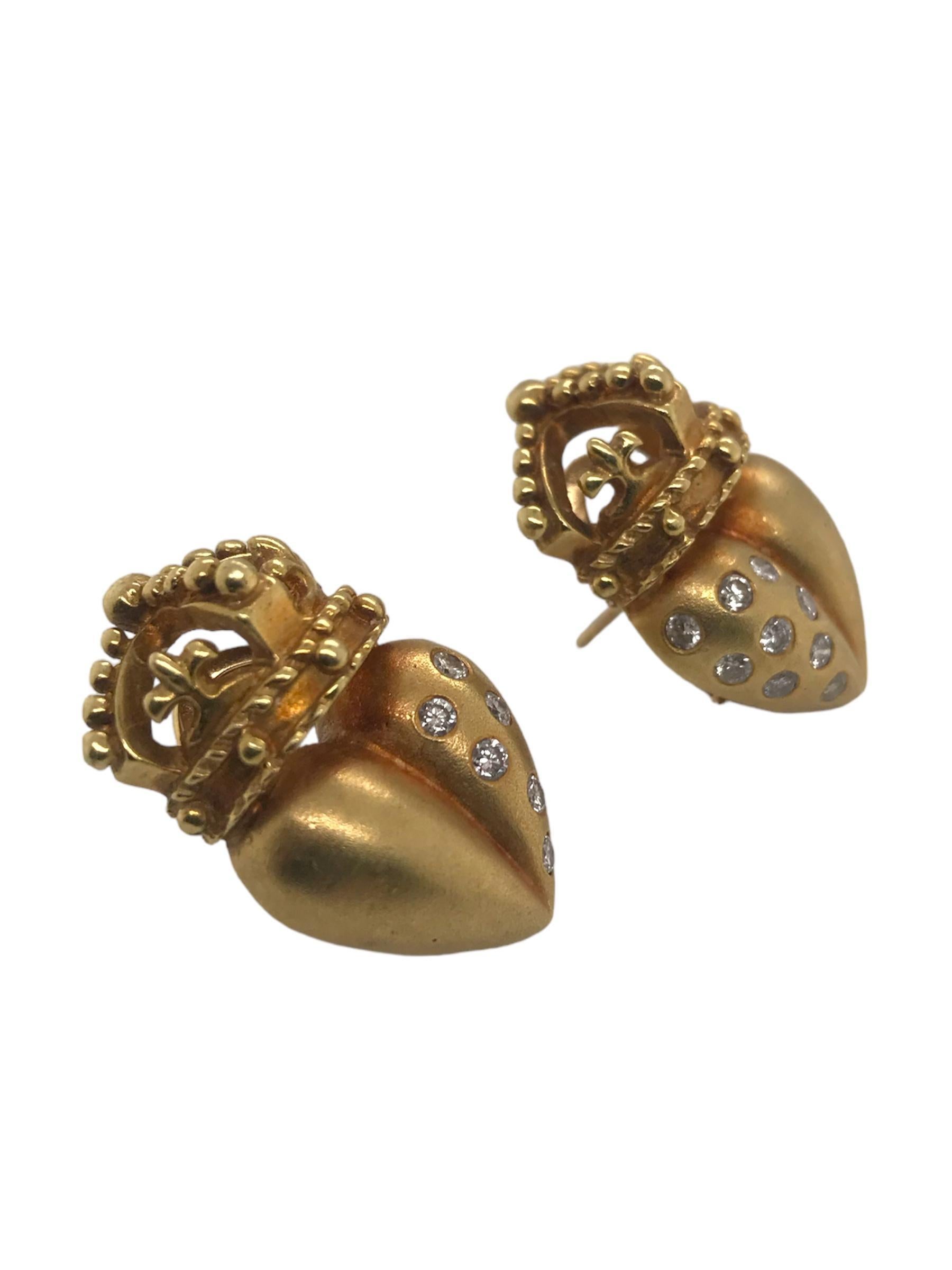 Taille brillant Boucles d'oreilles Royal Heart en or jaune 18 carats en vente