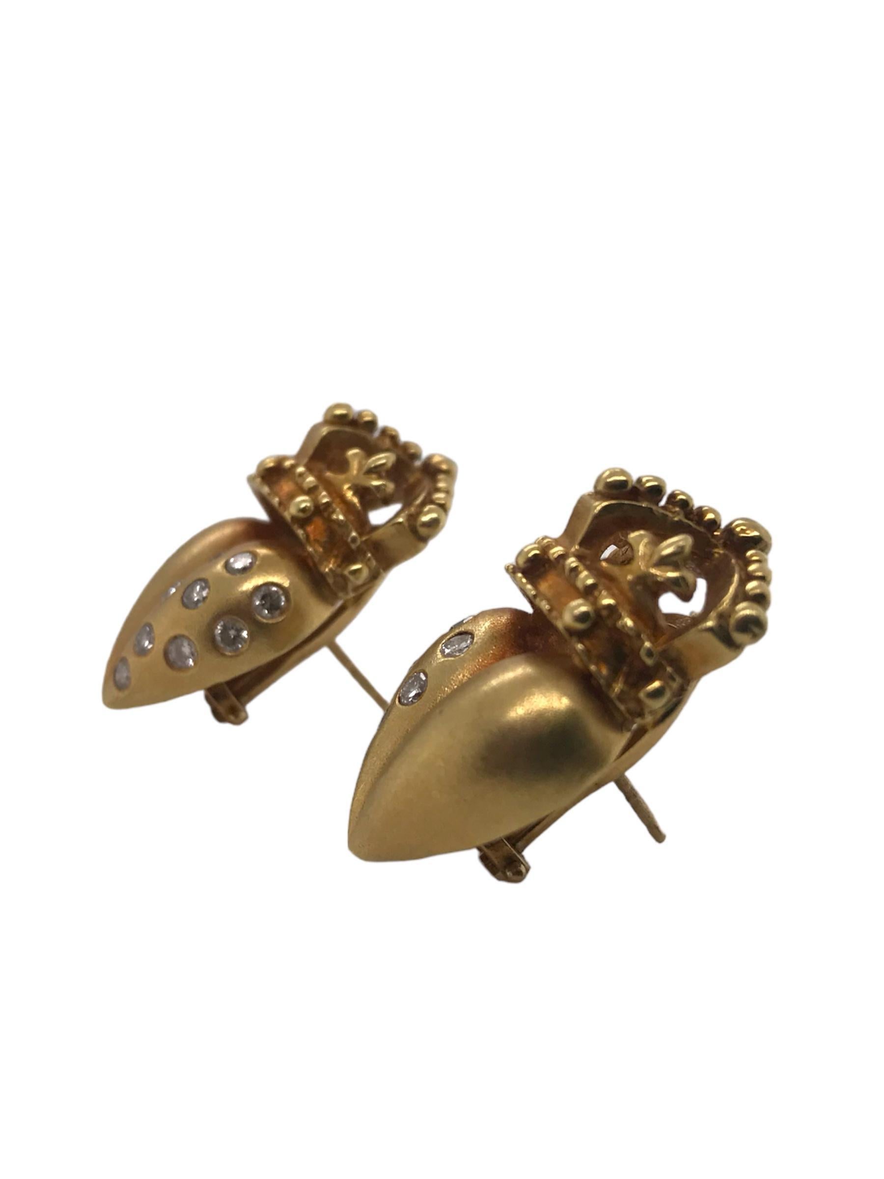 Boucles d'oreilles Royal Heart en or jaune 18 carats Excellent état - En vente à Montgomery, AL