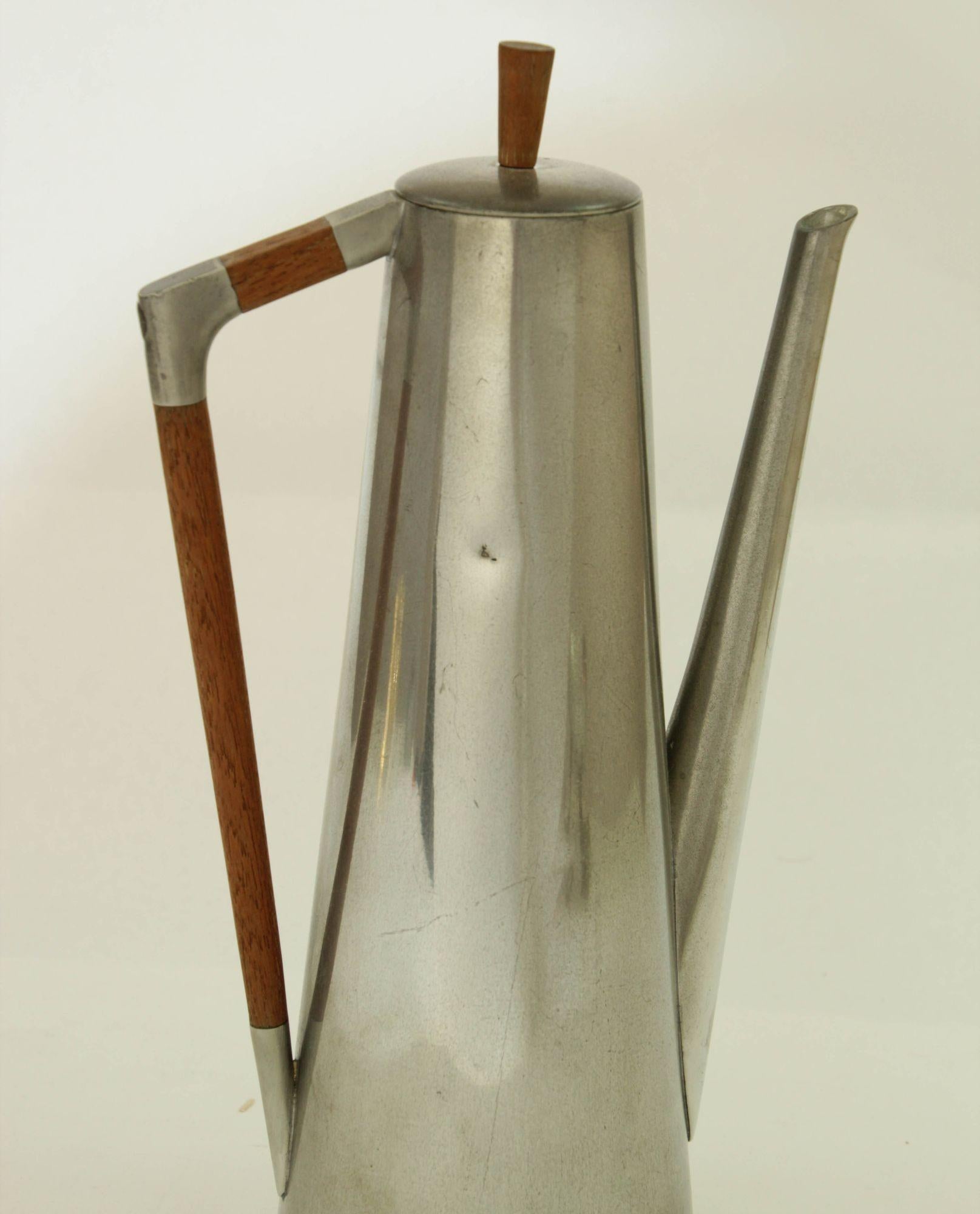 Cafetière danoise Royal Holland en étain et teck des années 1960 KMD Tiel Daalderop en vente 8