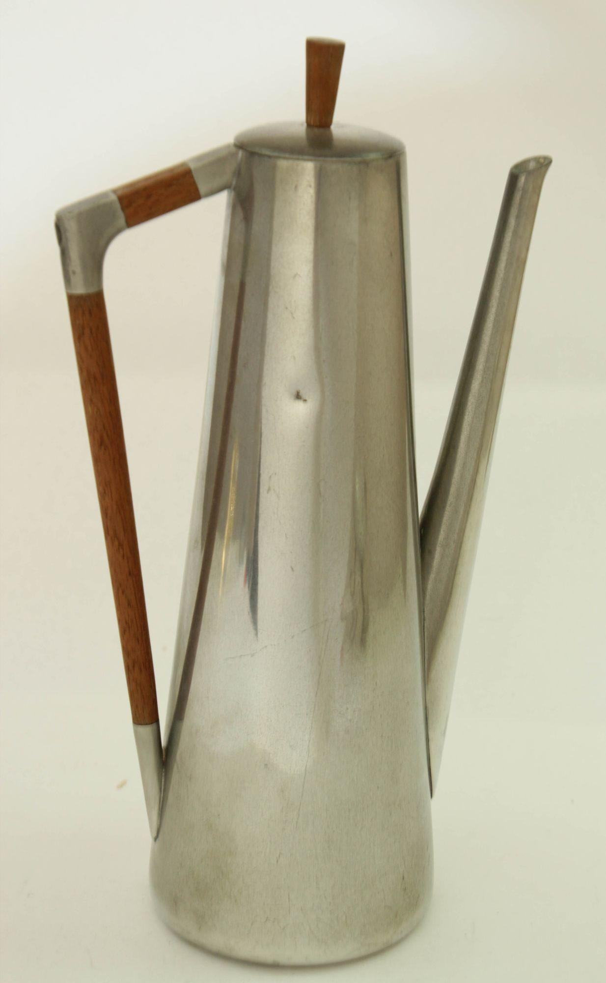 Cafetière danoise Royal Holland en étain et teck des années 1960 KMD Tiel Daalderop en vente 11
