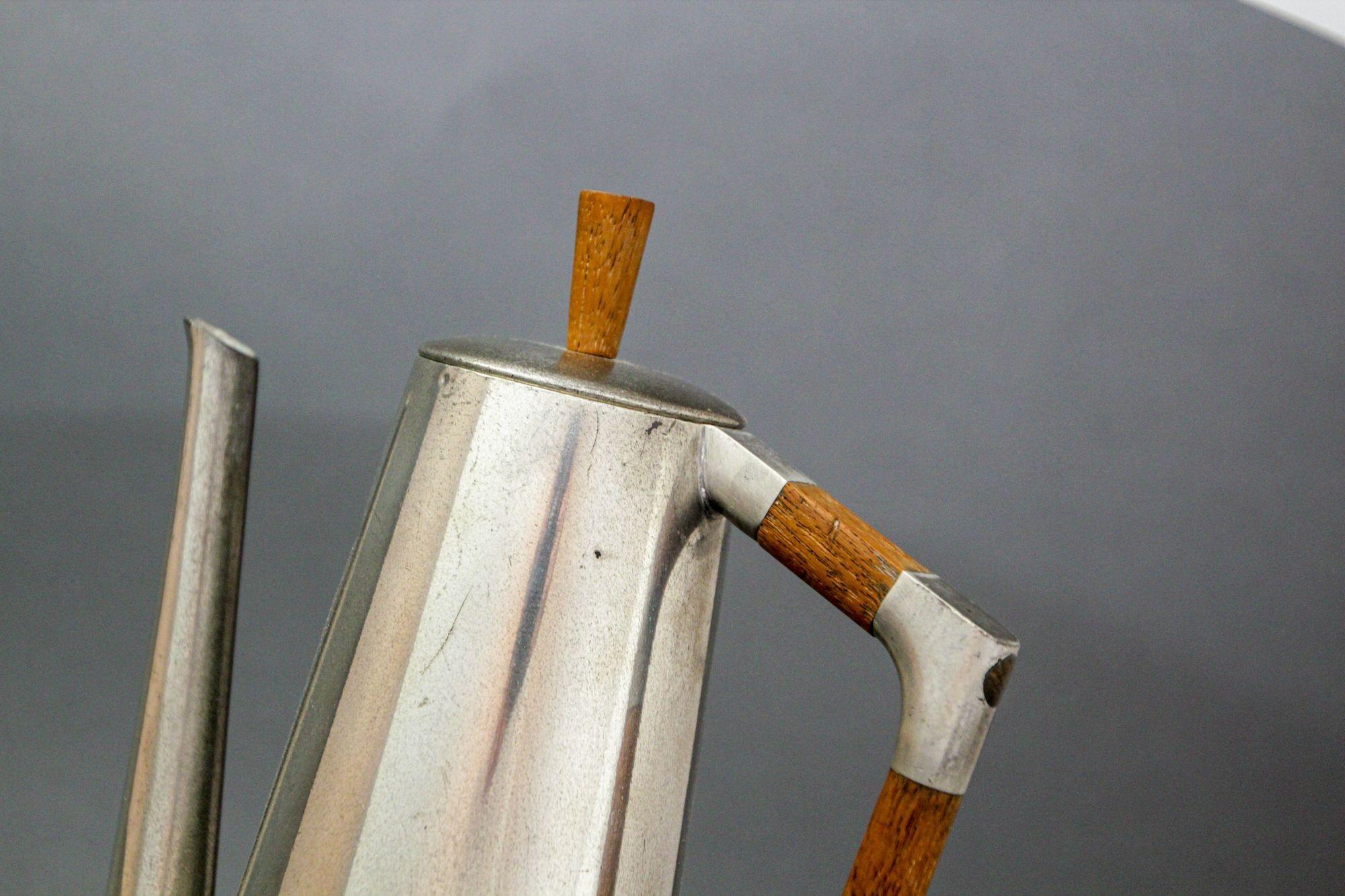 Cafetière danoise Royal Holland en étain et teck des années 1960 KMD Tiel Daalderop en vente 1