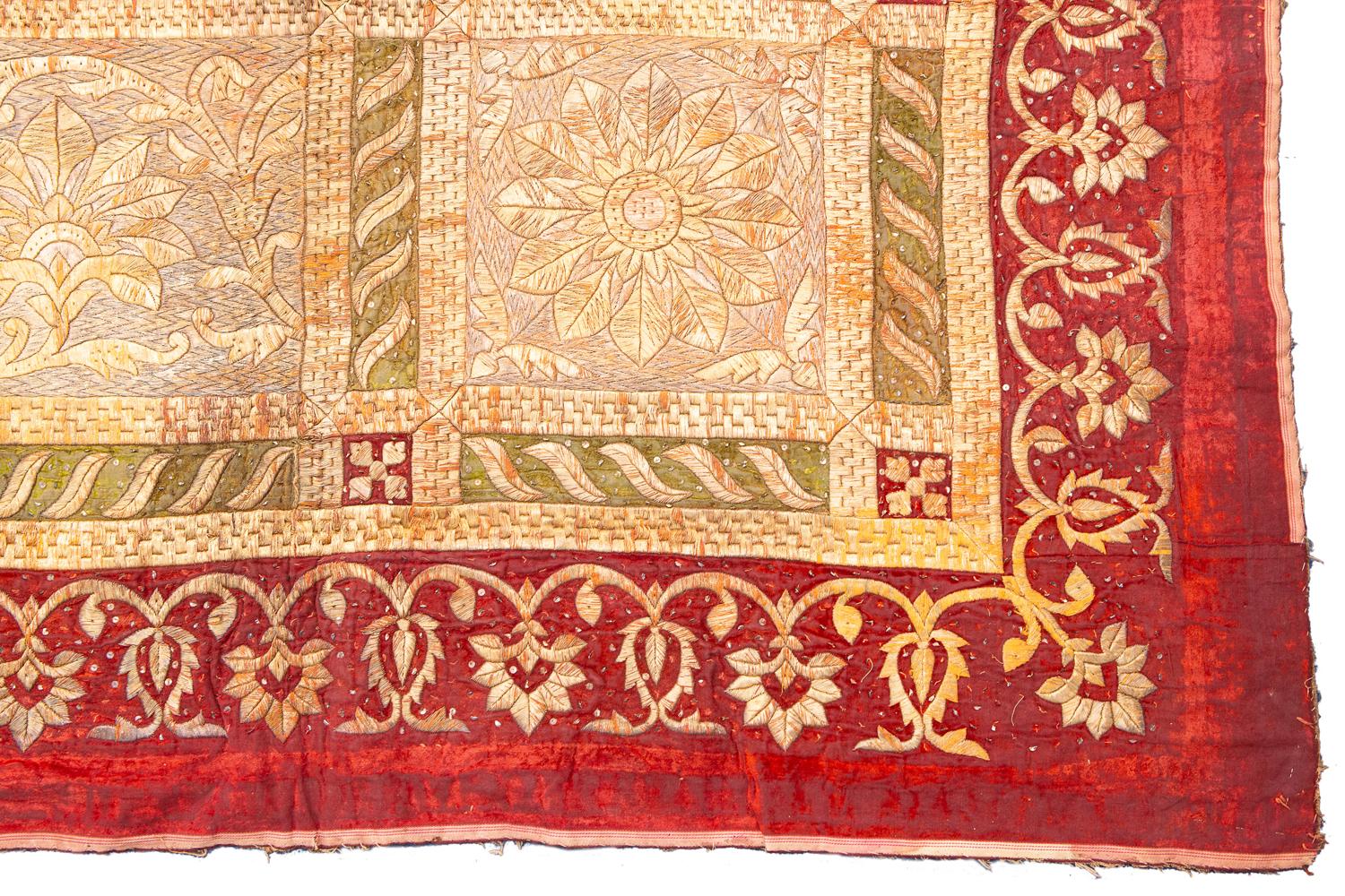 Royal Indian Textile Große Stickerei aus Samt mit Metallfaden, 1800-1820 im Angebot 5