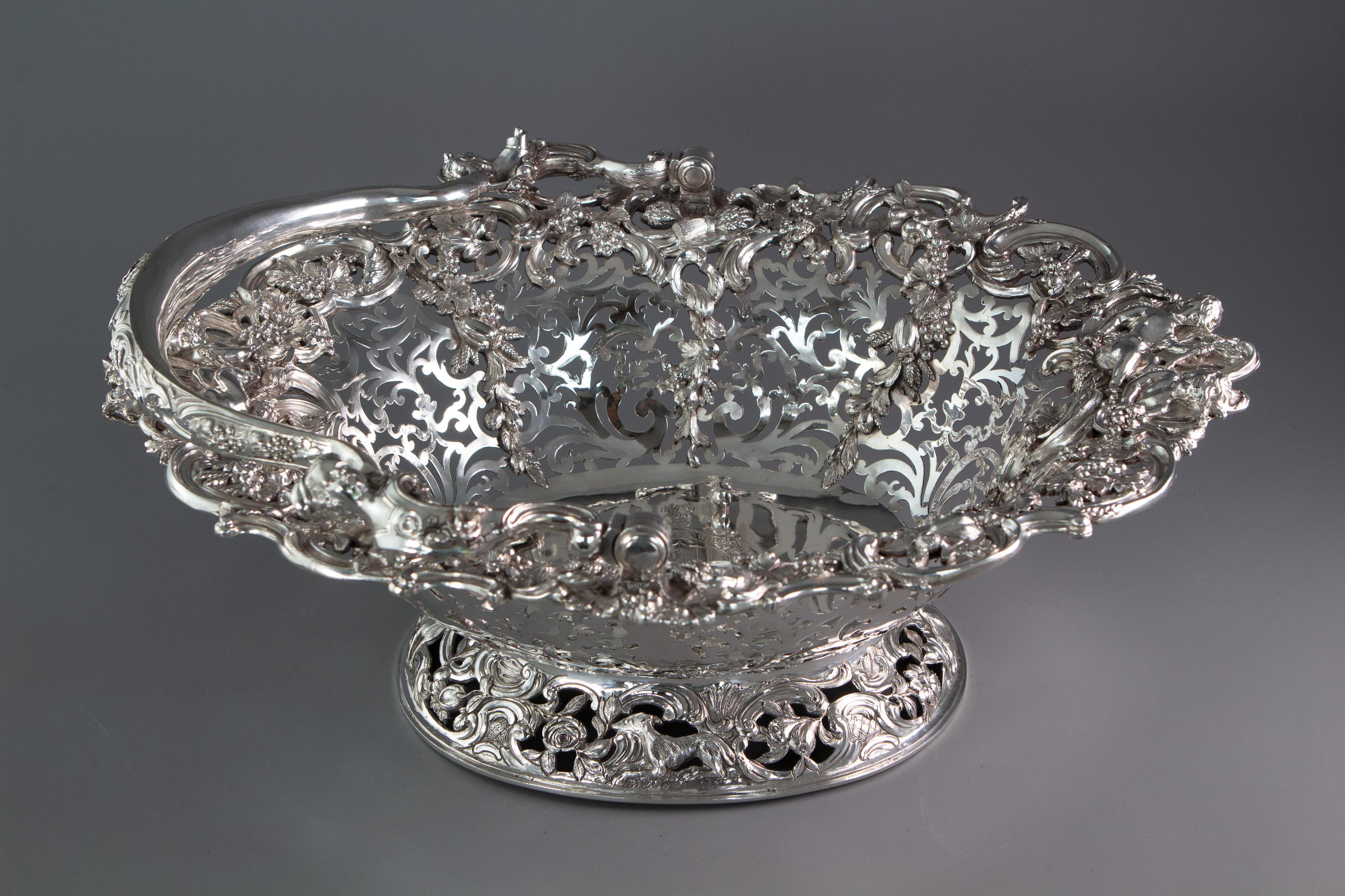 Royal Interest, a George II Silver Harvest Basket London 1759, by William Tuite In Good Condition For Sale In Cornwall, GB