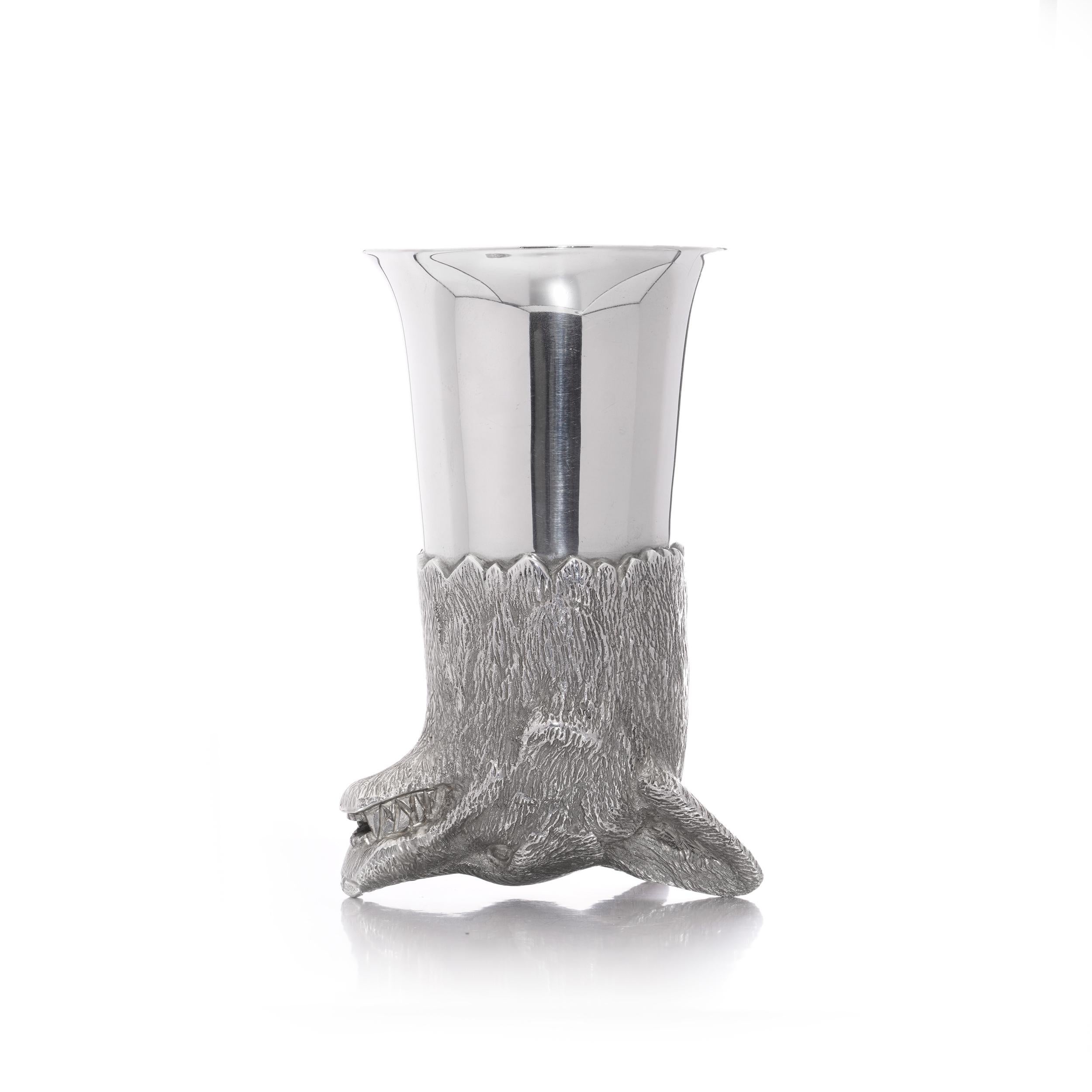 Royal Irish Silver Co. Steigbügelbecher Wolf, Sterling Silber vergoldet, 1972 (Irisch) im Angebot