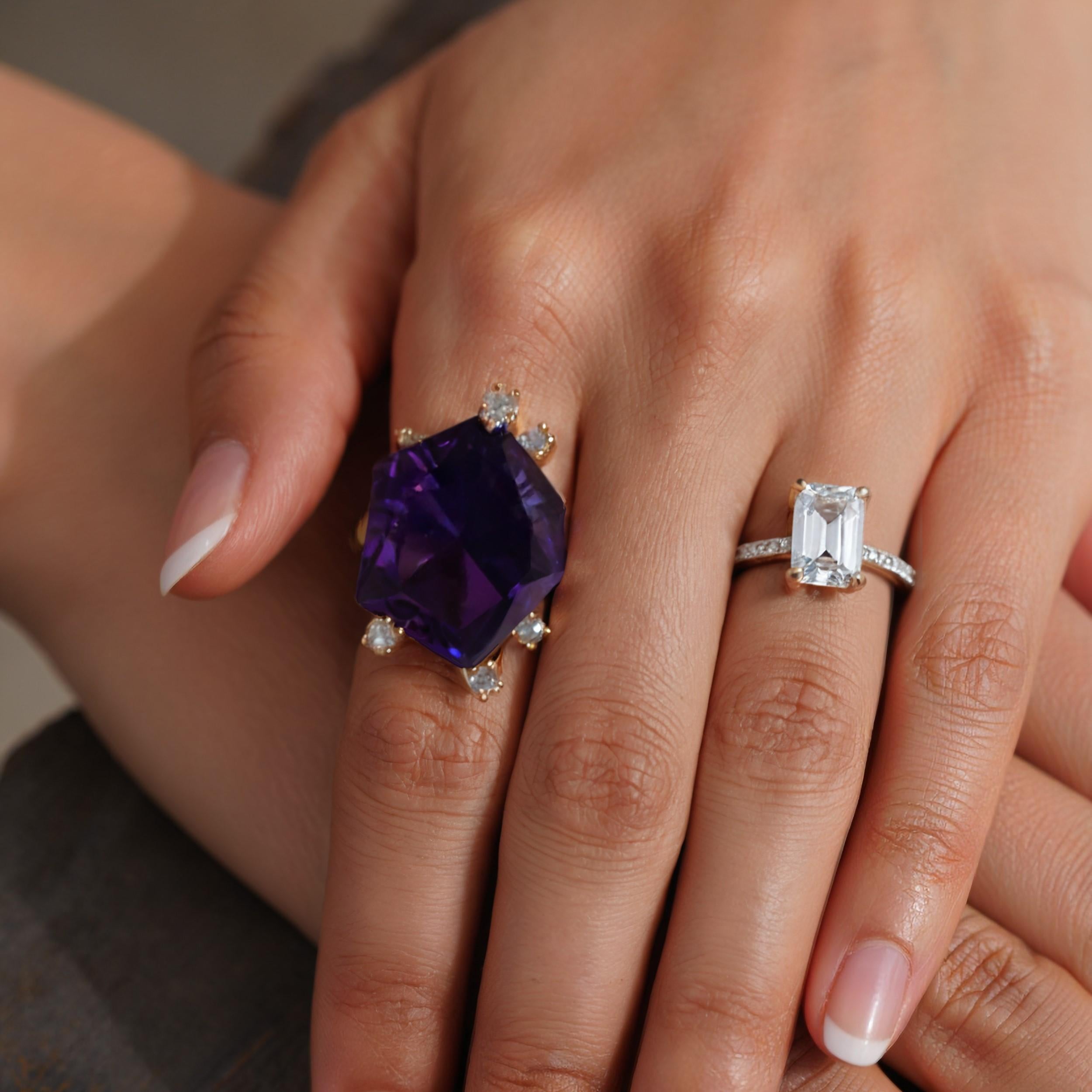 Im Angebot: Kristallschliff 18K Gelbgold Edelstein Cocktail Ring () 2