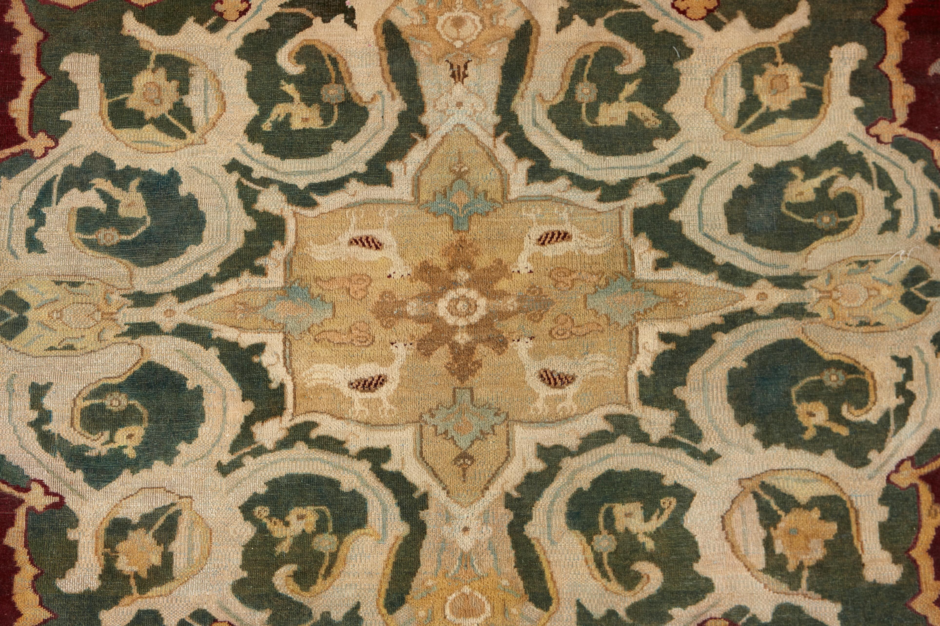 Royal Massive Antique Agra Carpet siglo XIX en venta