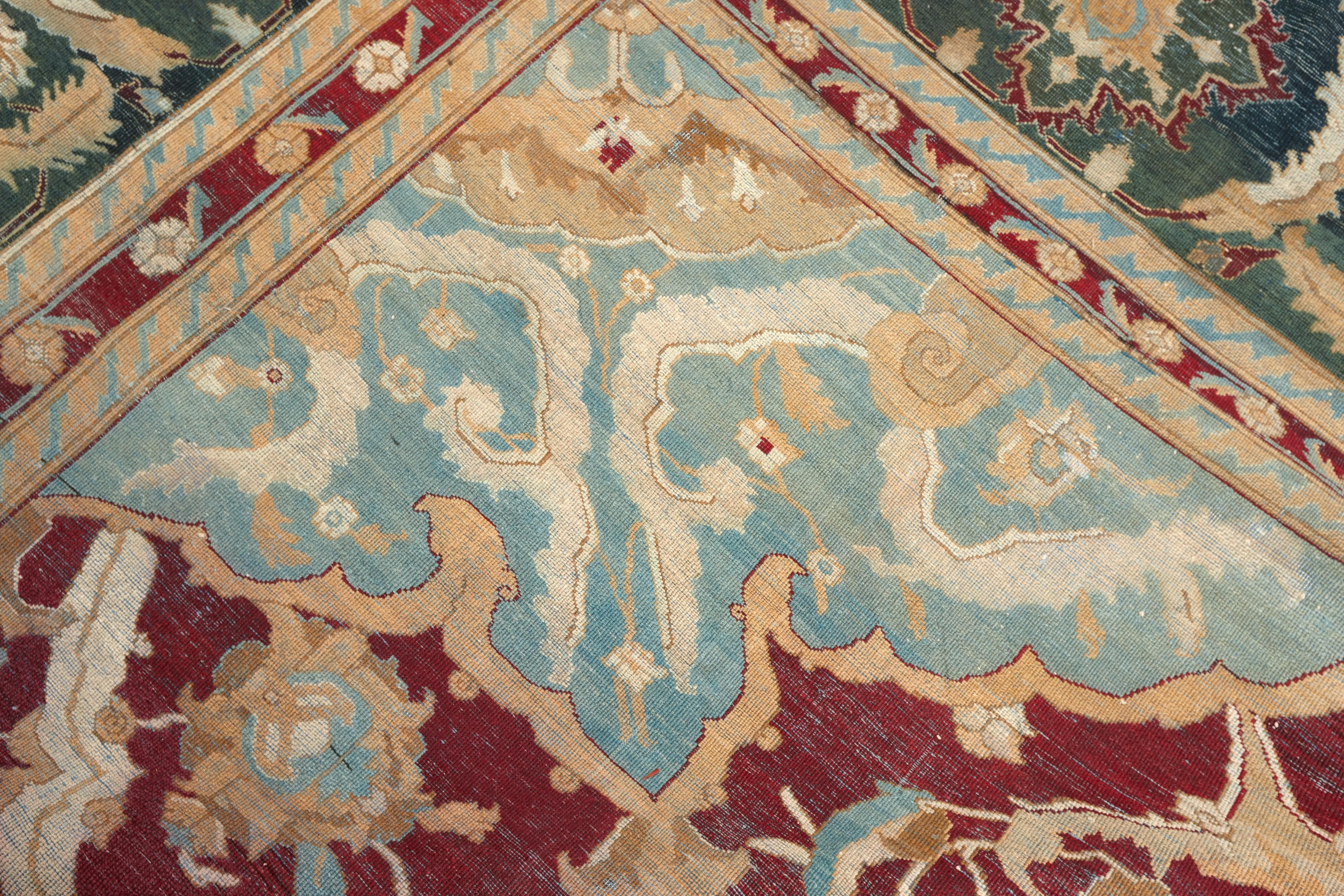 Royal Massive Antique Agra Carpet en venta 1