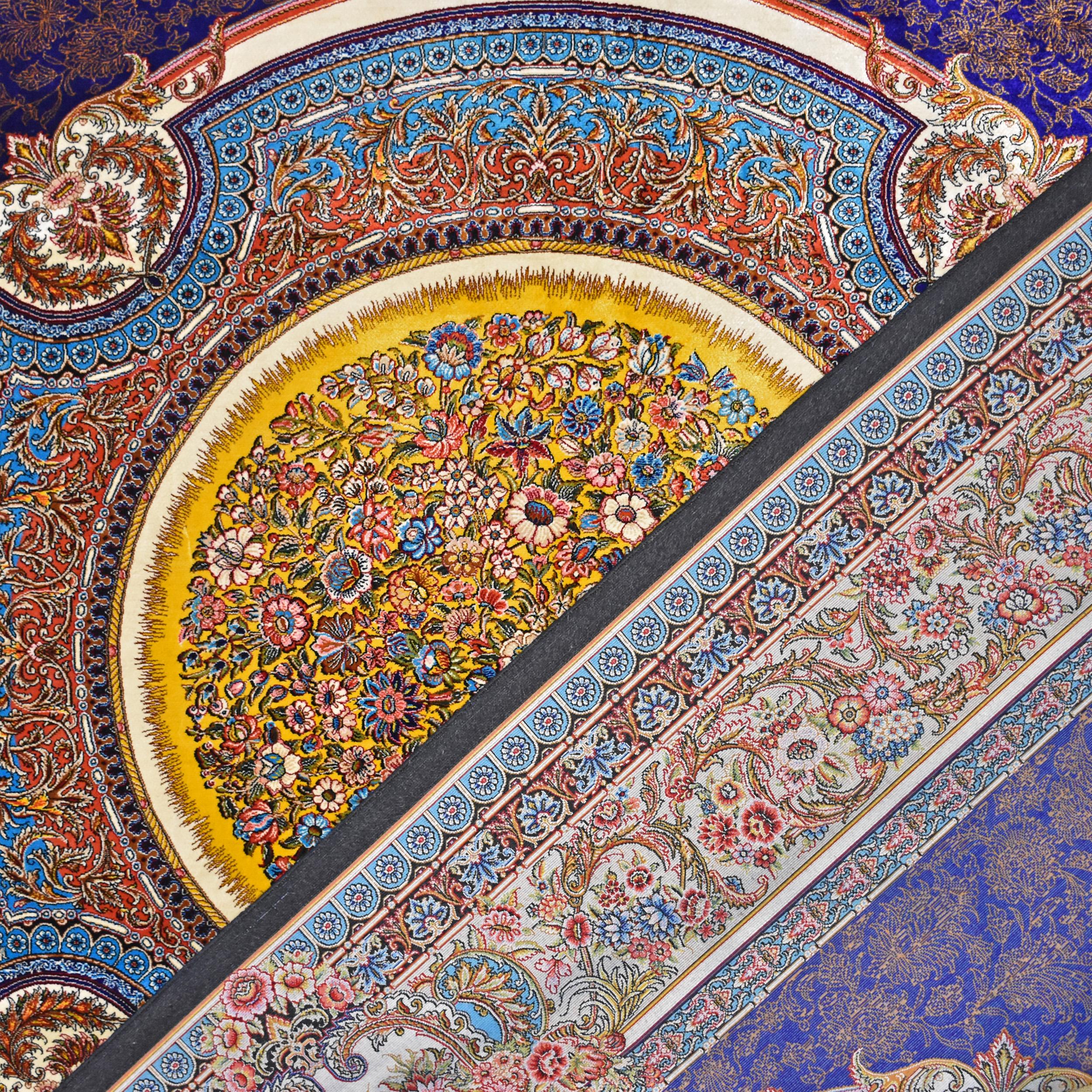 Tabriz Tappeto di seta persiano con medaglione centrale e campo di porpora reale in stock in vendita