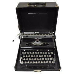 Royal Model O Touch Control Glossy Black Portable Manual Typewriter in Case