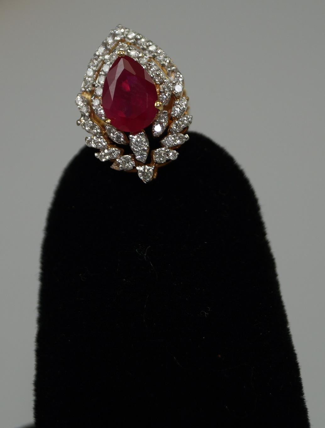 Women's or Men's Royal Natural ruby brilliant cut diamond 18K gold stud drop shaped earrings For Sale