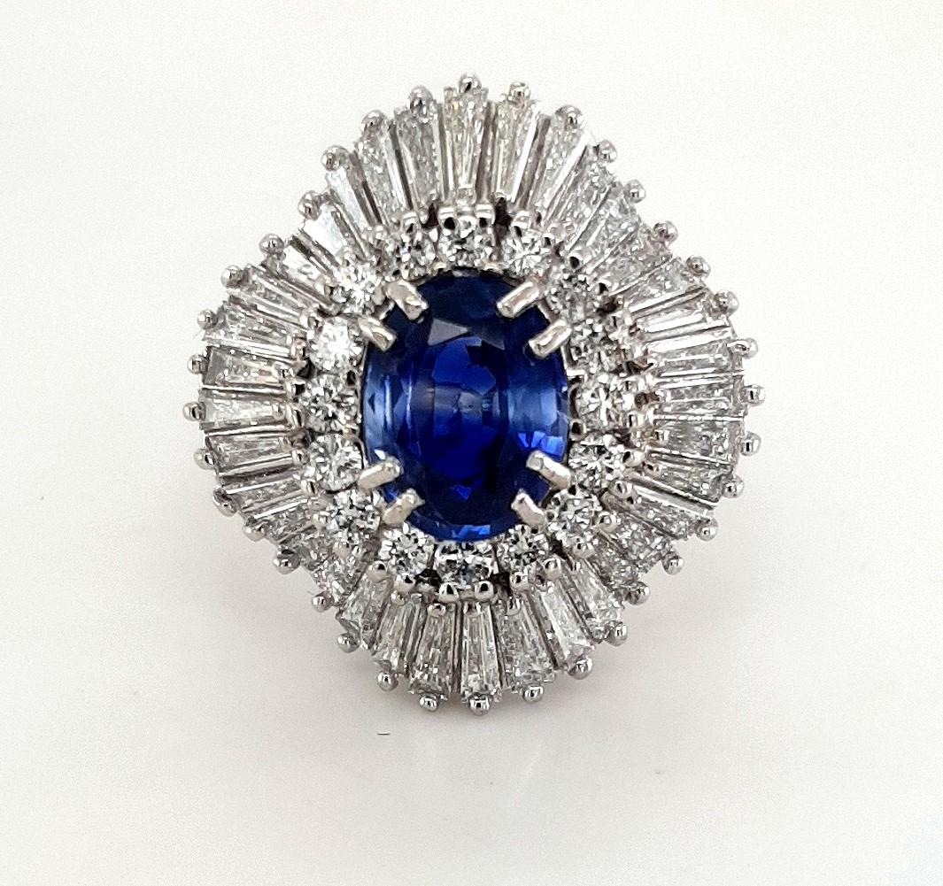 Royal Natural Sapphire & Diamond Tapers Exclusive skirt Ring hand made 18 kt

Amazing ring that reflects royalty and absolutely exclusive hand work which isn't actually produced anymore.

Very little goldsmith s are able to make such an artwork and