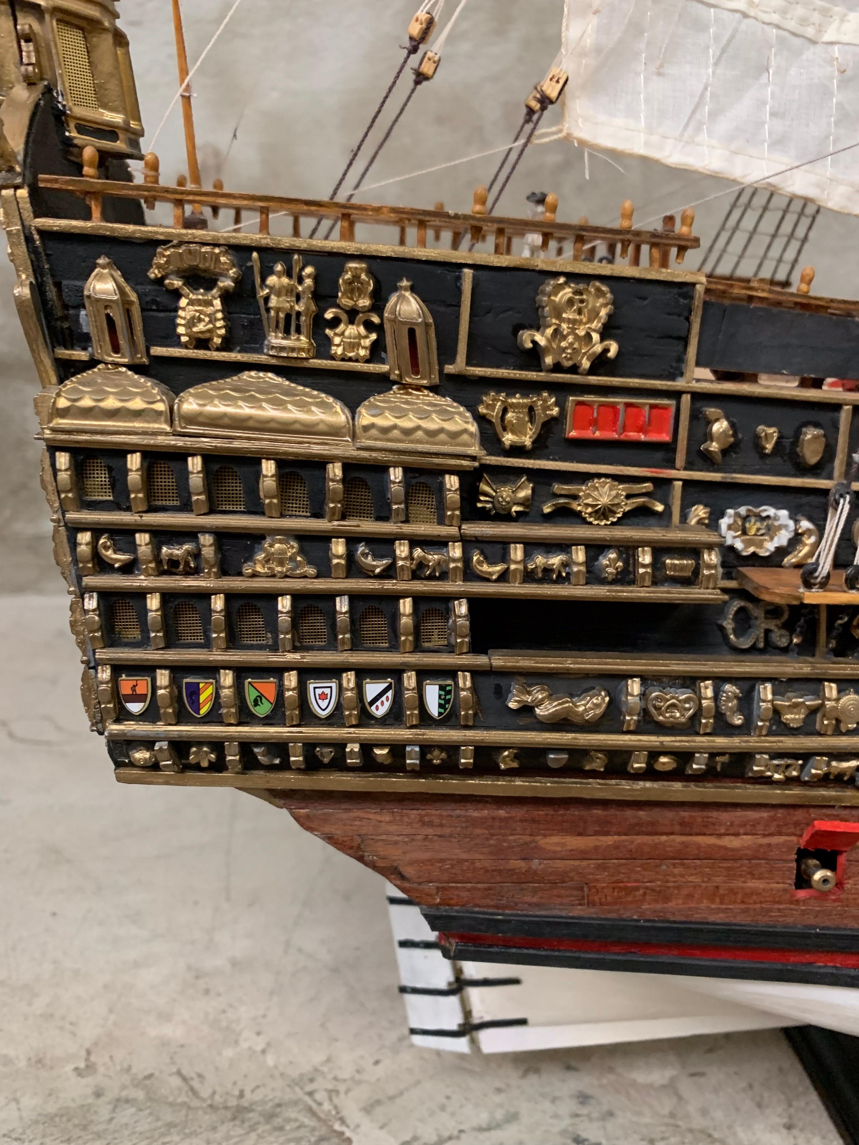 Royal Navy Sovereign of the Seas 1637, Großes Schiffsmodell, Holz, Bronze 4