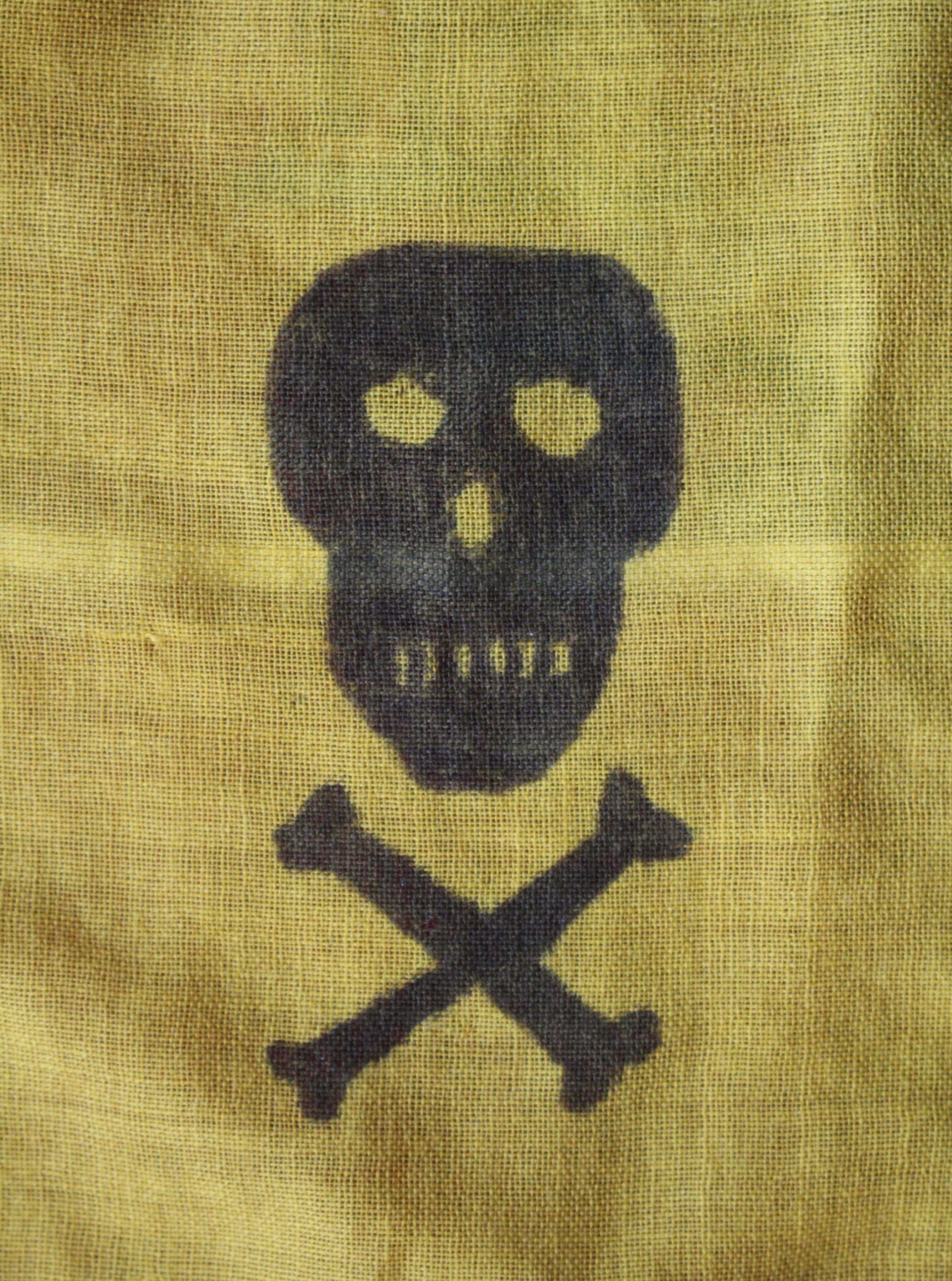 Royal Navy Yellow Jack Ensign Sailors Jolly Roger Skull & Crossbones Flag In Good Condition In Lowestoft, GB