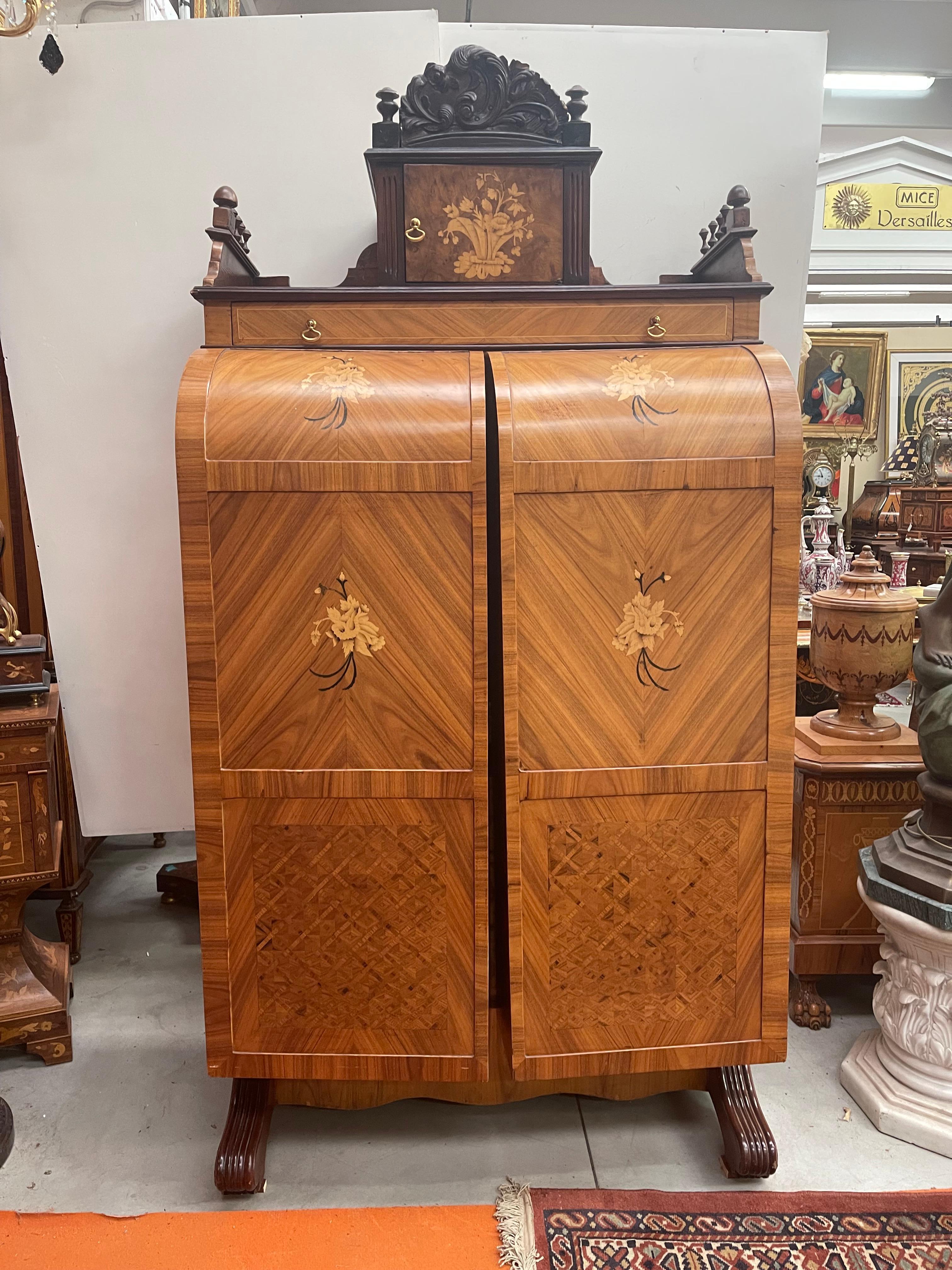 Autre Bureau d'organisateur royal aux fruits prestigieux Bois d'origine italienne 1960 en vente