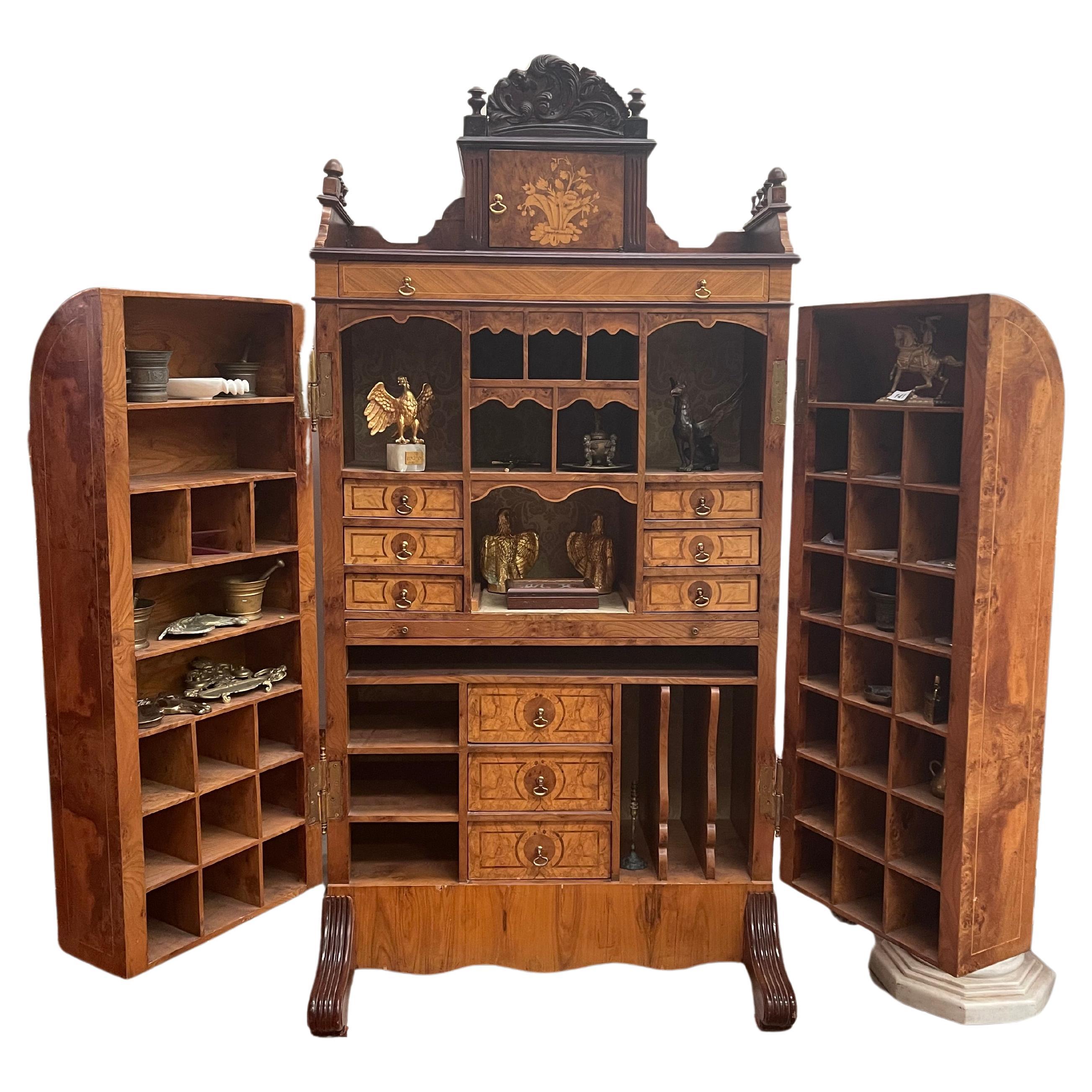 Bureau d'organisateur royal aux fruits prestigieux Bois d'origine italienne 1960 en vente