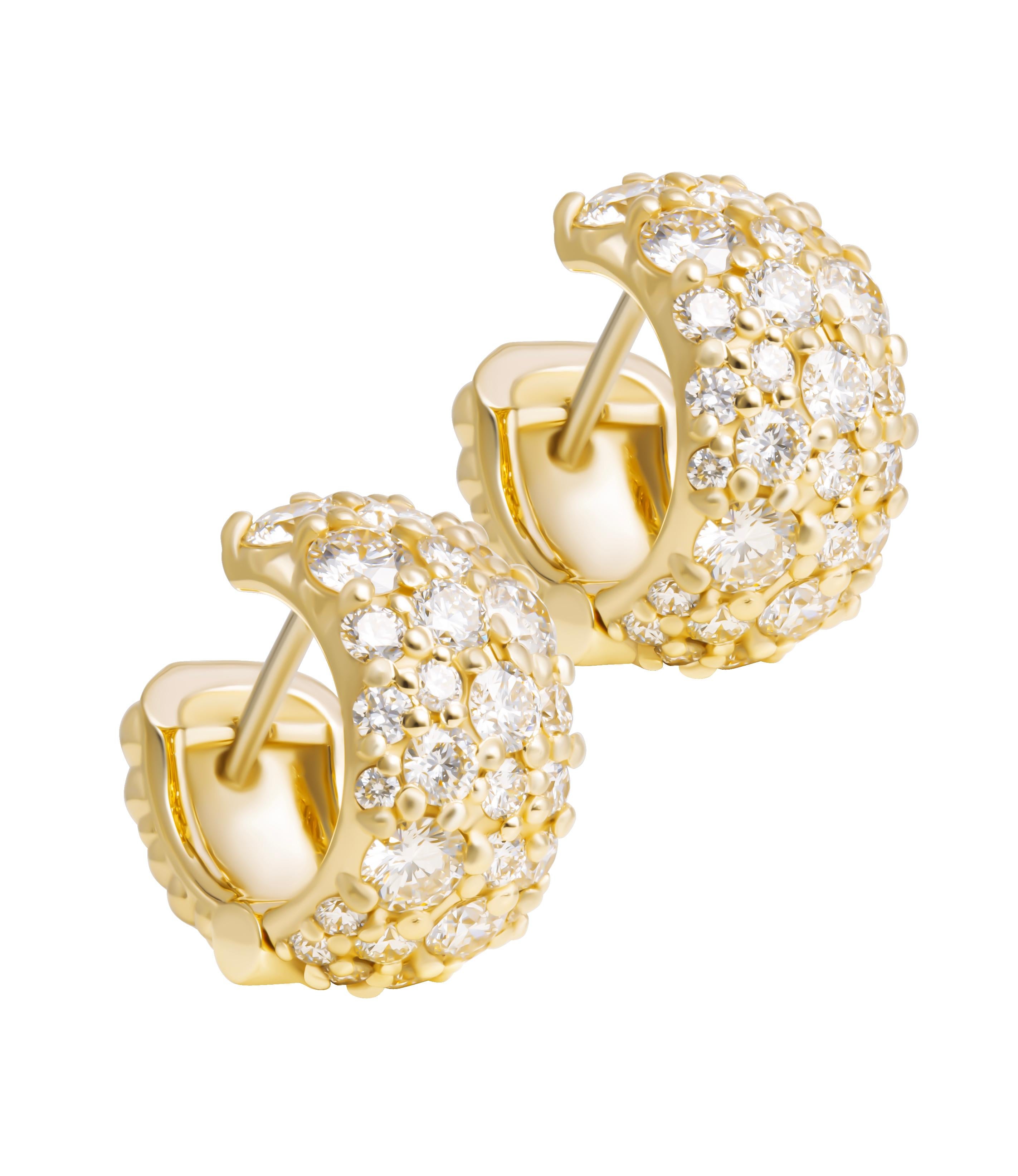 Moderno Orecchini a cerchio Royal Pave in vendita