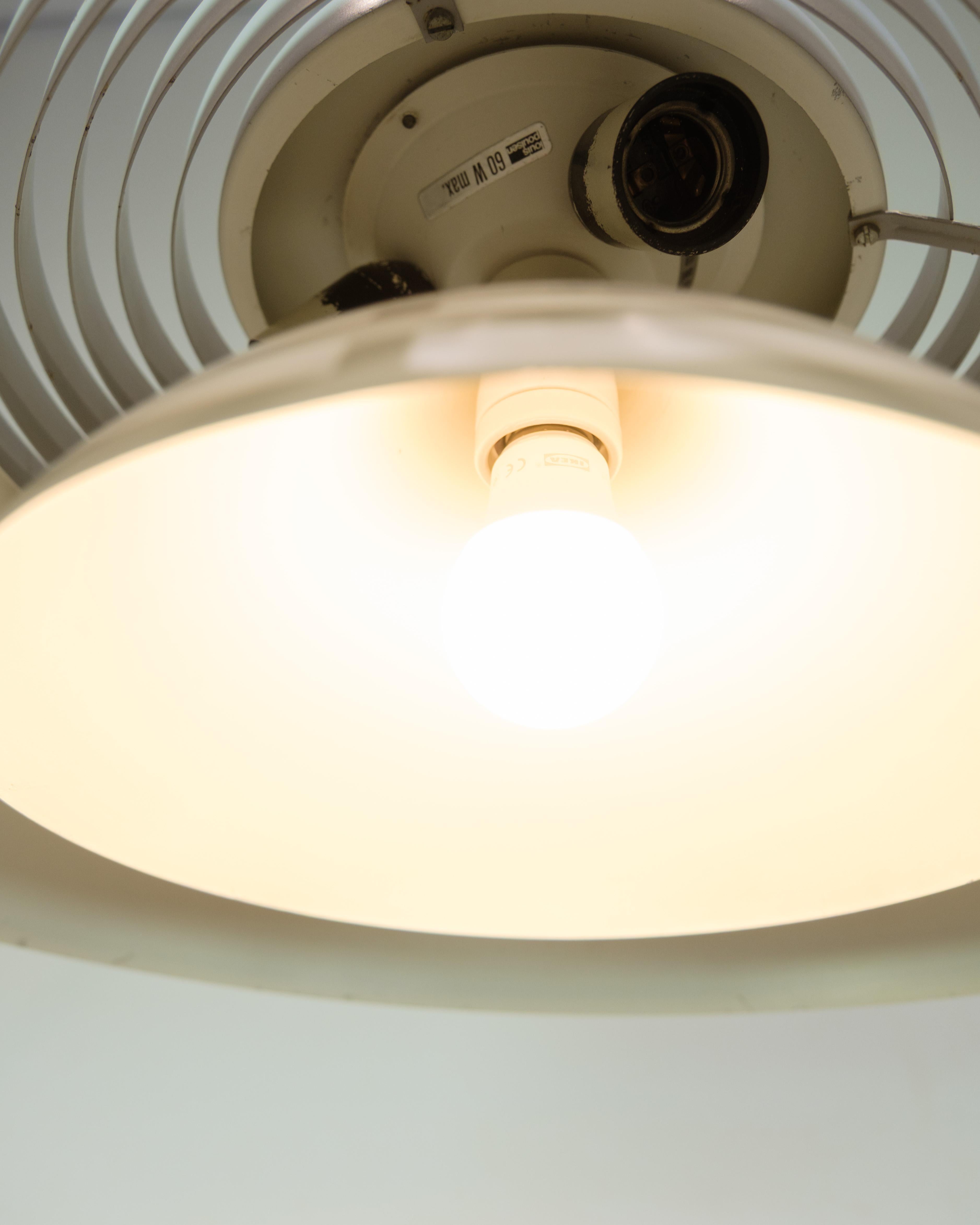 Pendentif Royal en gris, en aluminium et en acier par Arne Jacobsen dans les années 1960 en vente 2