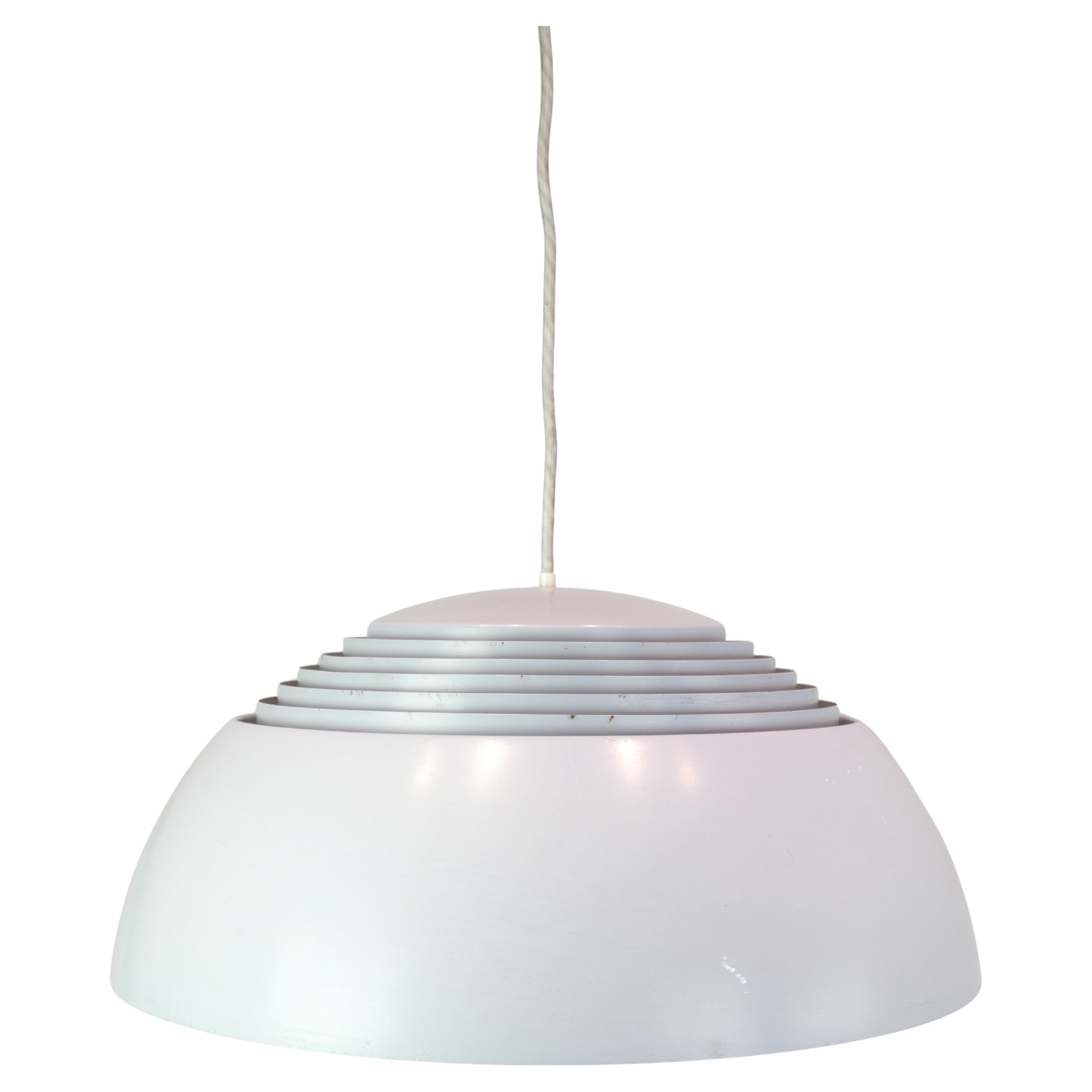 Pendentif Royal en gris, en aluminium et en acier par Arne Jacobsen dans les années 1960 en vente