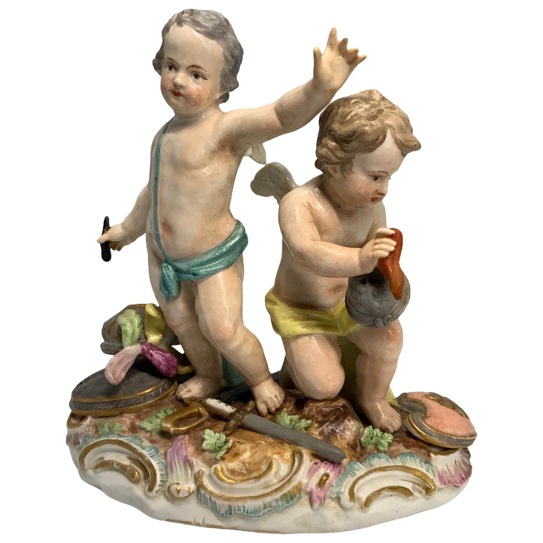 Escultura de querubín "KPM" de la Real Fábrica de Porcelana o Porcelana del Estado