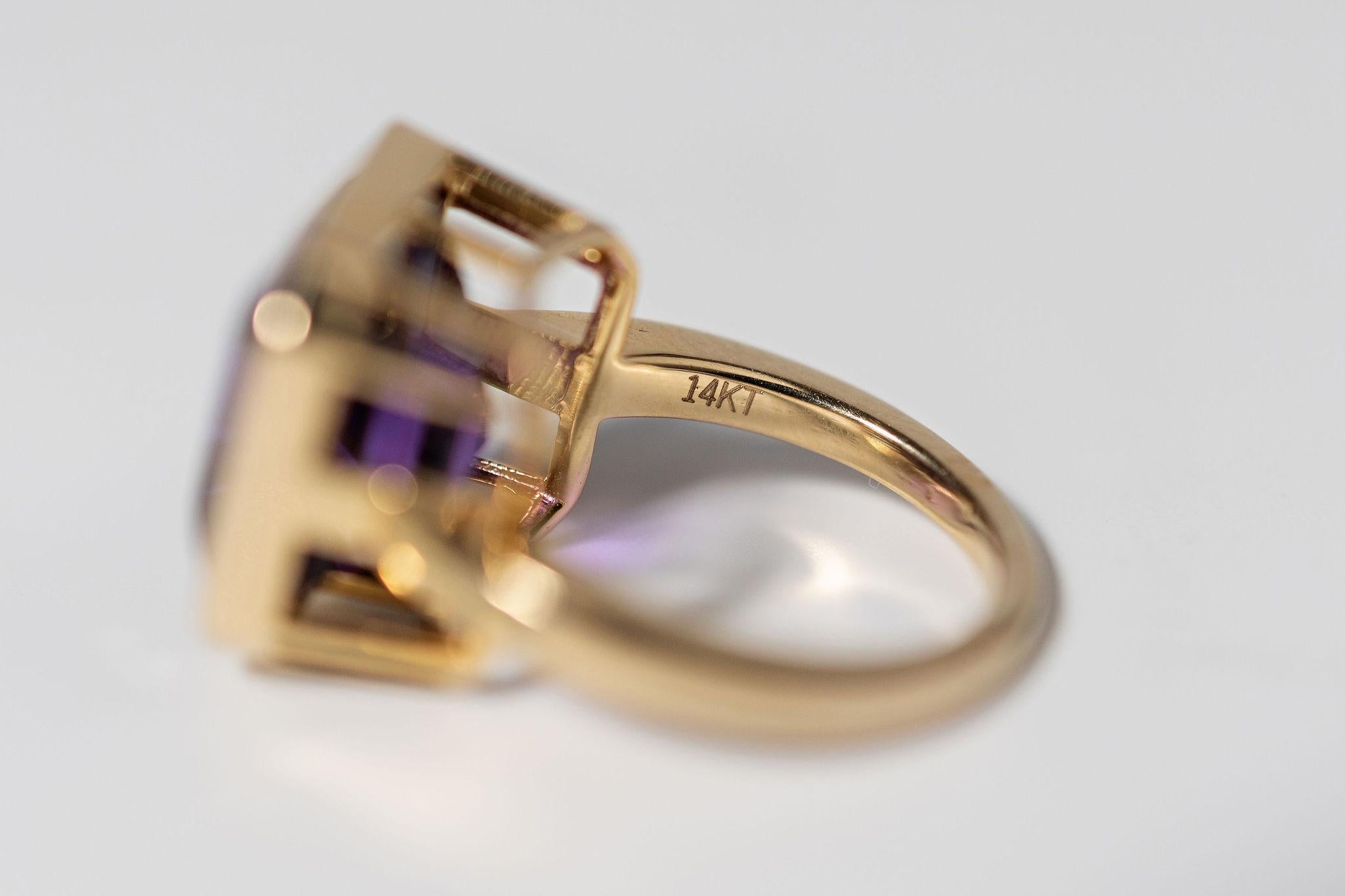 Royal Purple AAAA 7.88 Carat Amethyst Pinky Ring, Bezel Set 14k Yellow Gold In New Condition In London, CA