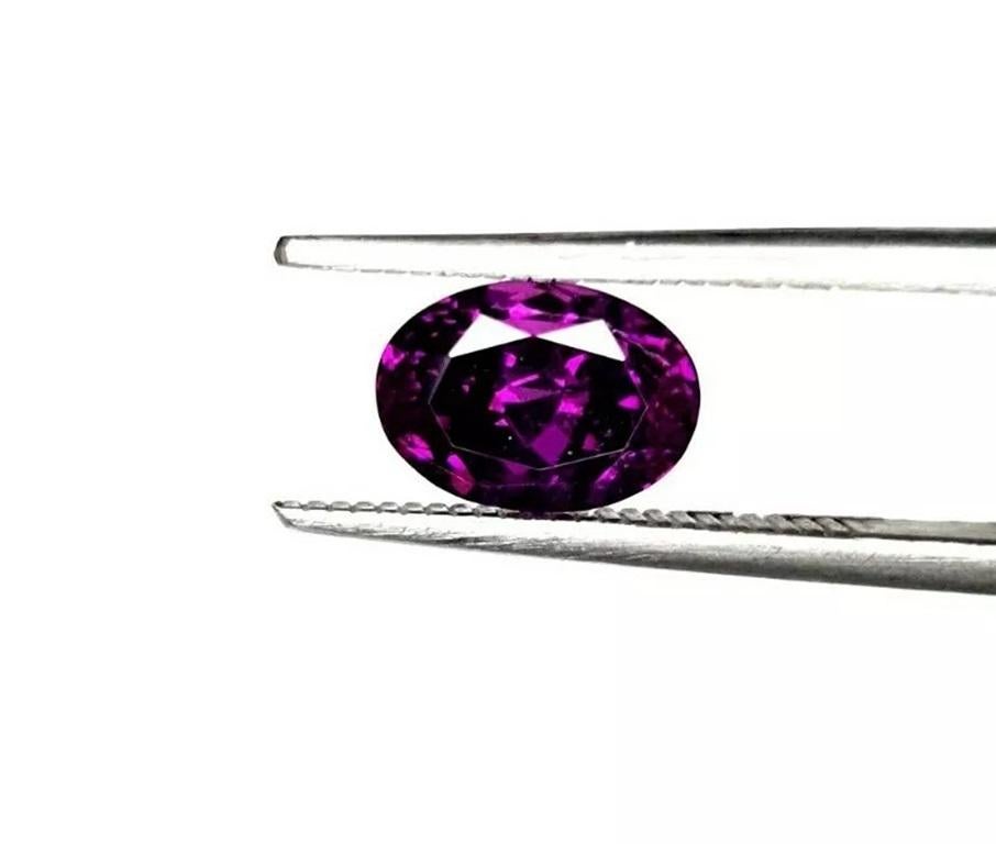 Taille ovale Garnet de raisin violet royal 2,05 du Mozambique AAA+ changement de couleur en vente