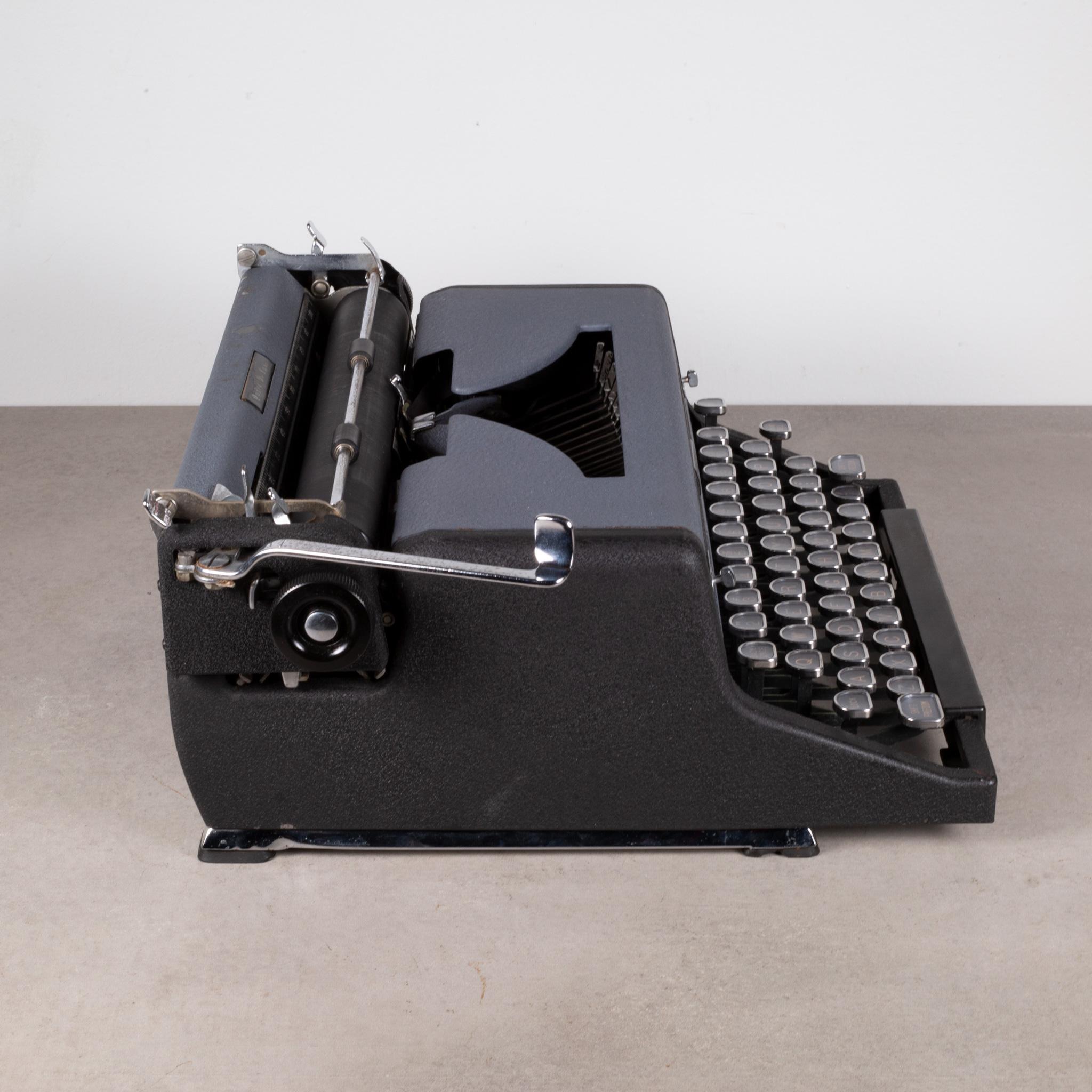 Royal Quiet DeLuxe Two Tone Typewriter and Case, c.1948  (FREE SHIPPING) In Good Condition For Sale In San Francisco, CA