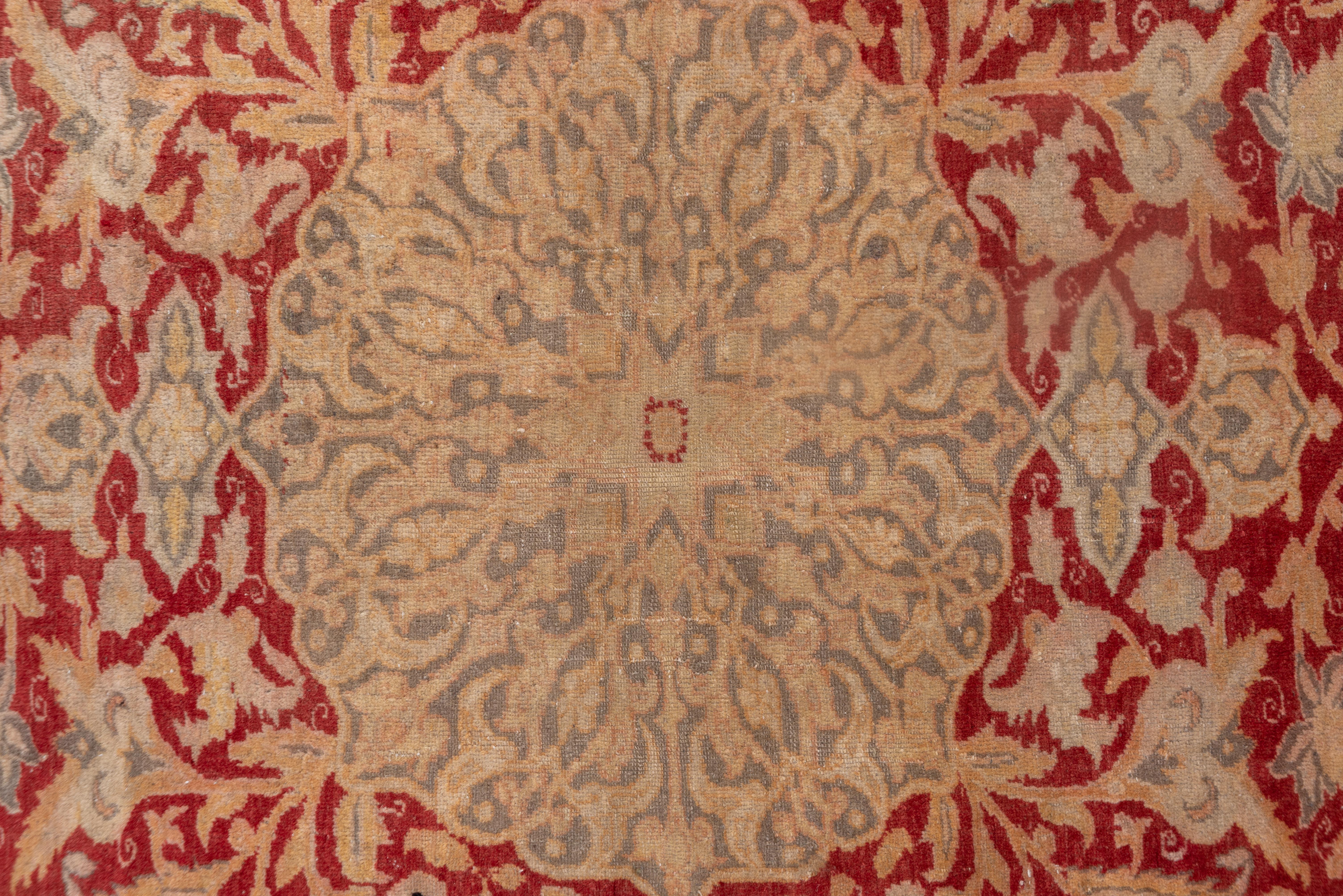 Antiker Kaisary-Teppich in königlichem Rot und ägyptischem Sandbraun, Mittelmedaillon, 1930er Jahre im Angebot 1