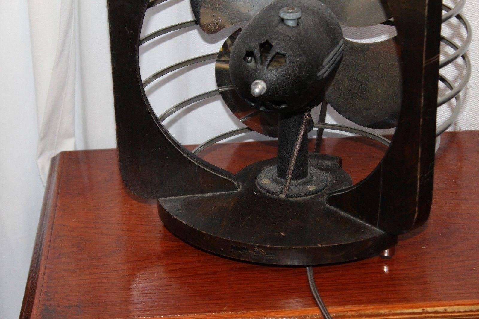 Royal Rochester Art Deco Electric Vintage Table Fan, 1930s In Good Condition In Orange, CA