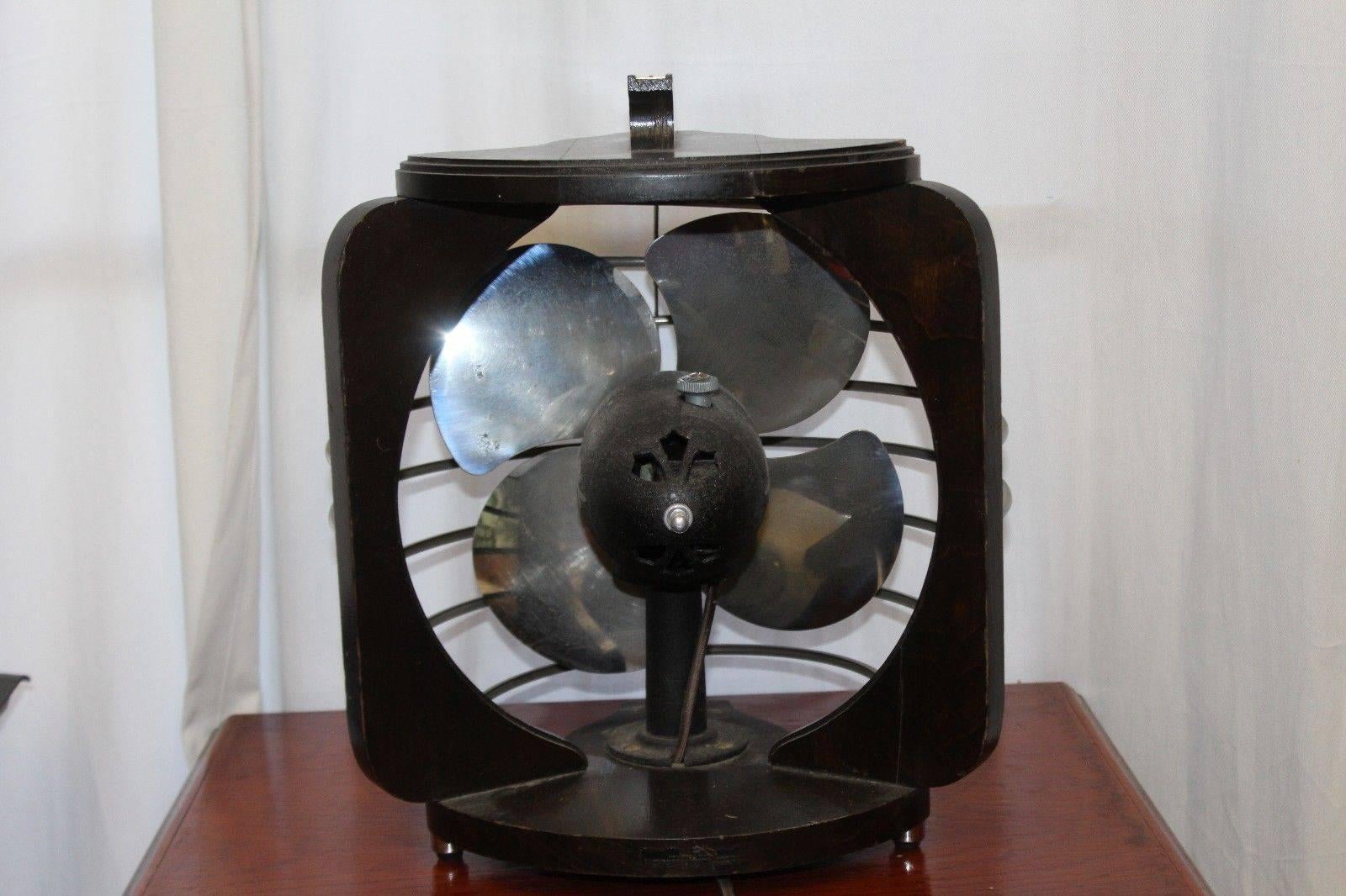 Mid-20th Century Royal Rochester Art Deco Electric Vintage Table Fan, 1930s