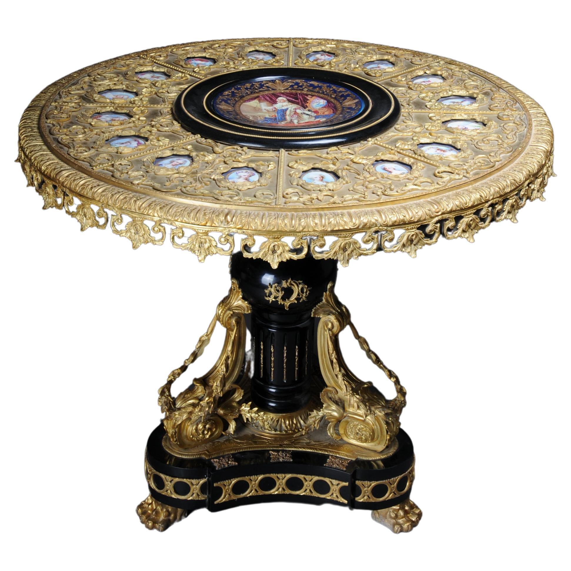 Royaler Salontisch, Rahmen und Platte aus Porzellan mit Bronze im Sevres-Stil