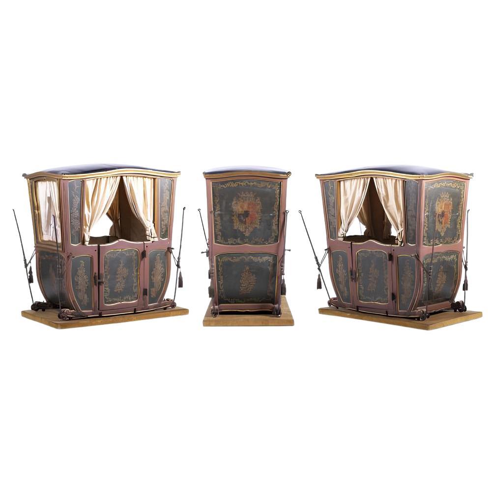 Chaise royale Sedan avec armoiries - Utilisée pour transporter la royauté - 18e siècle