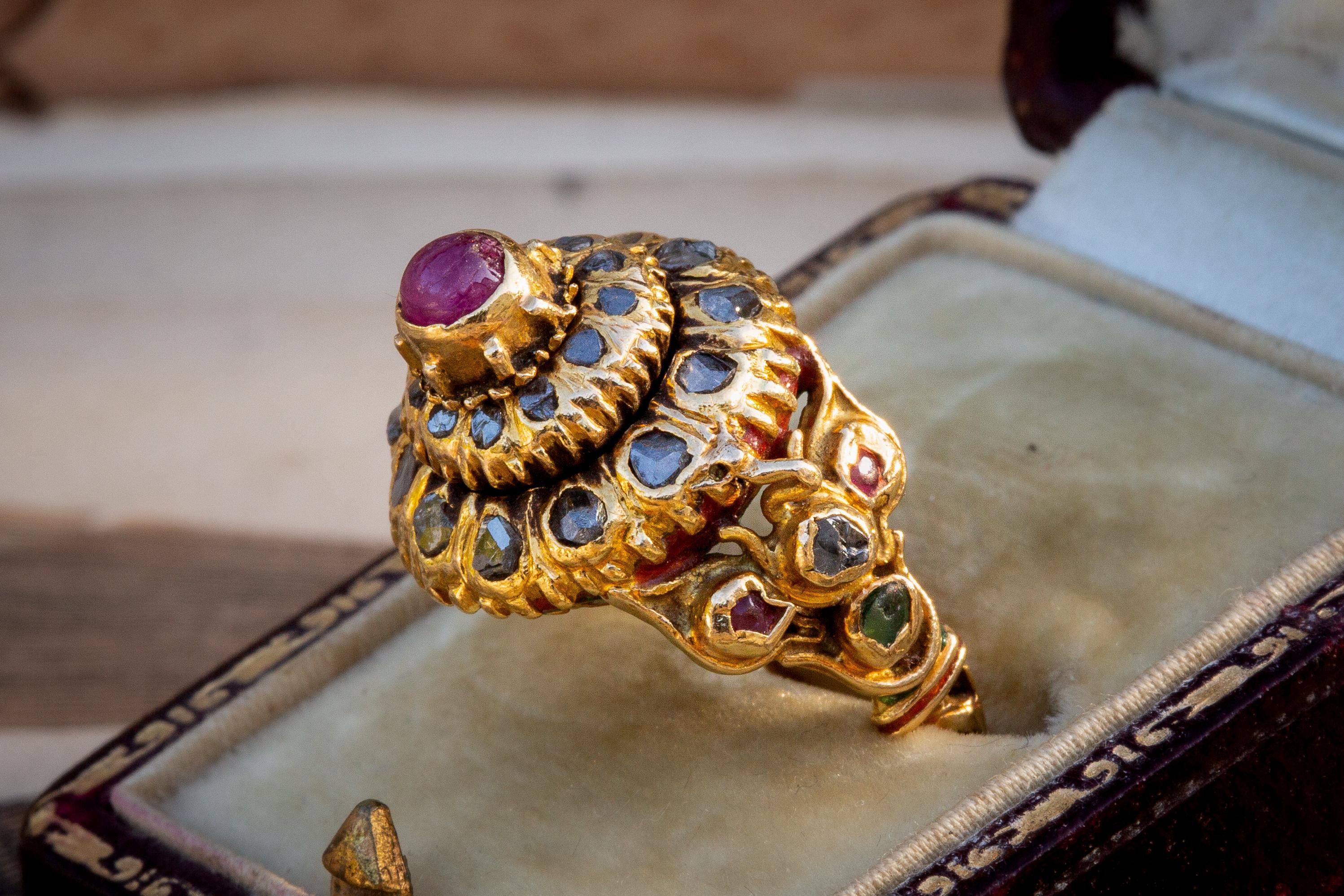 Royal Siam 'Thai' Museum-Grade 18th Century Ayutthaya Ceremonial Ring For Sale 3