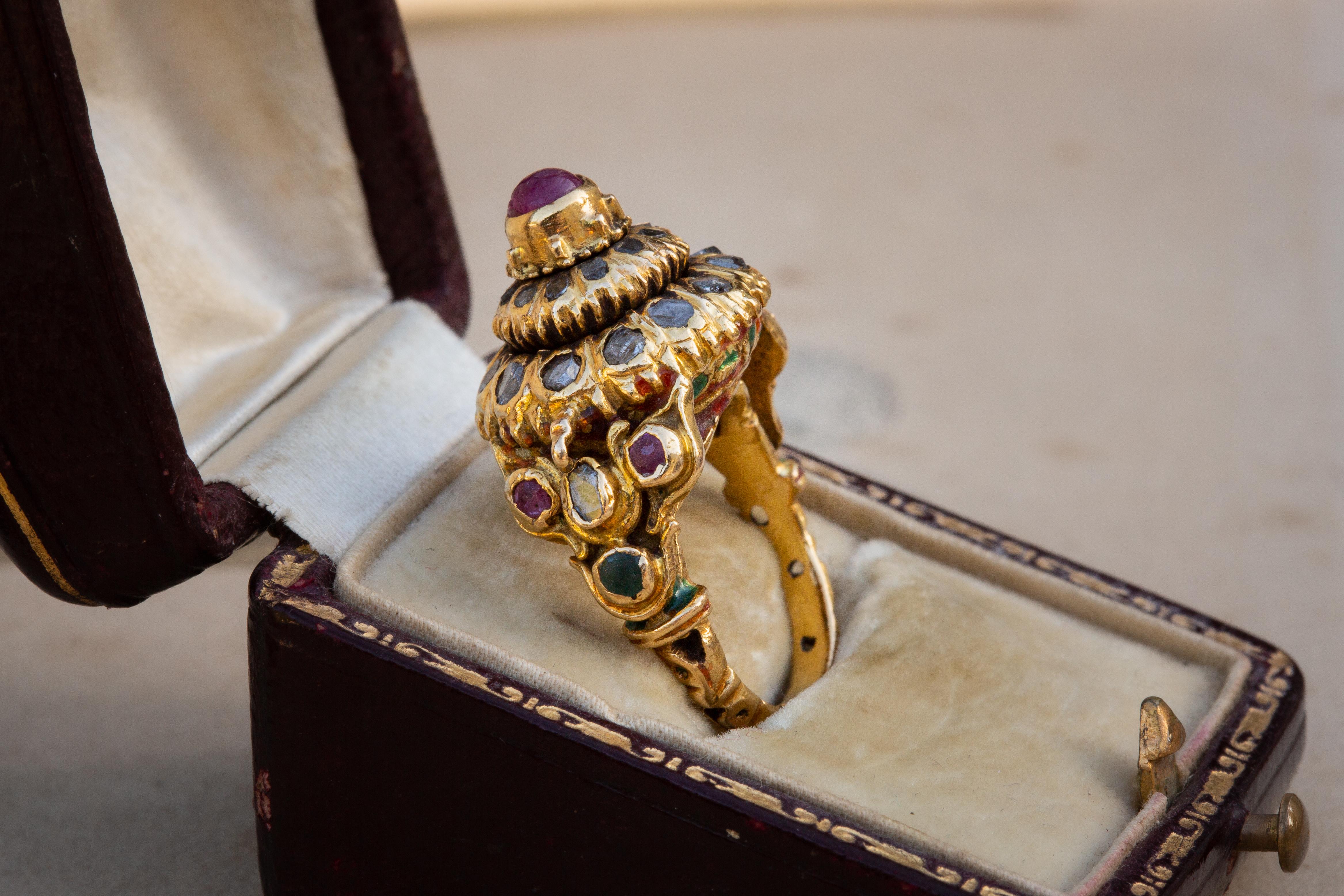 Royal Siam 'Thai' Museum-Grade 18th Century Ayutthaya Ceremonial Ring For Sale 4