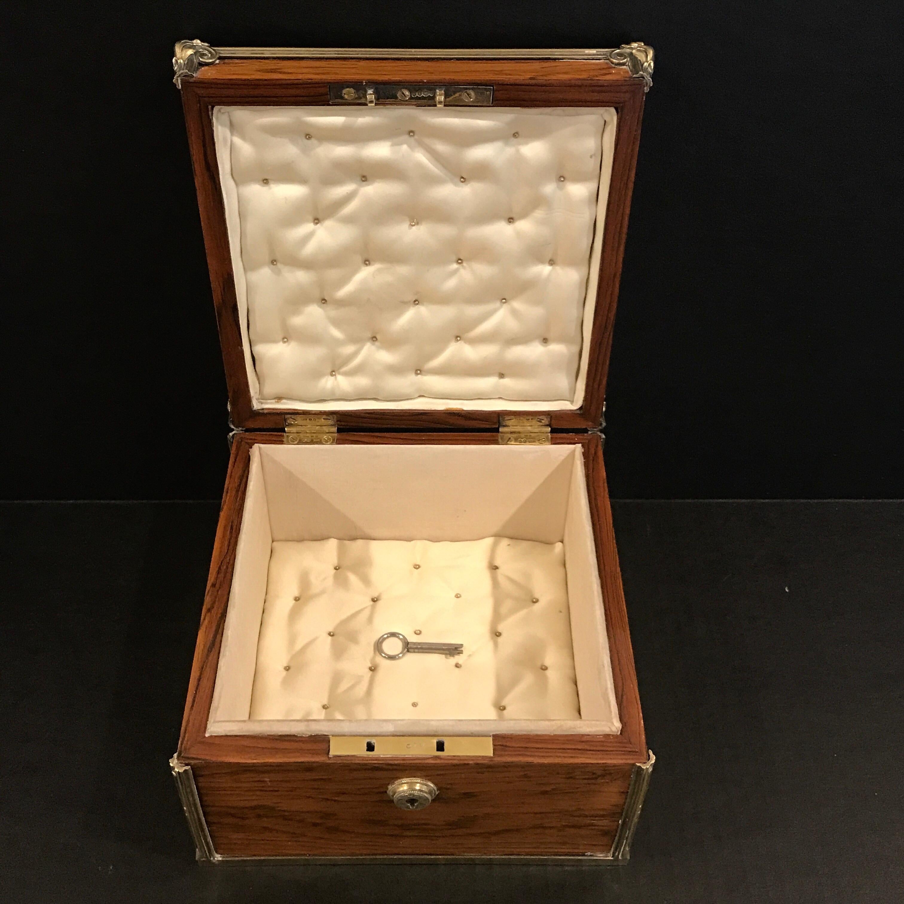 Royal Silver-Gilt Mounted Toilet Box by Paul Storr, London, 1813 For Sale 3