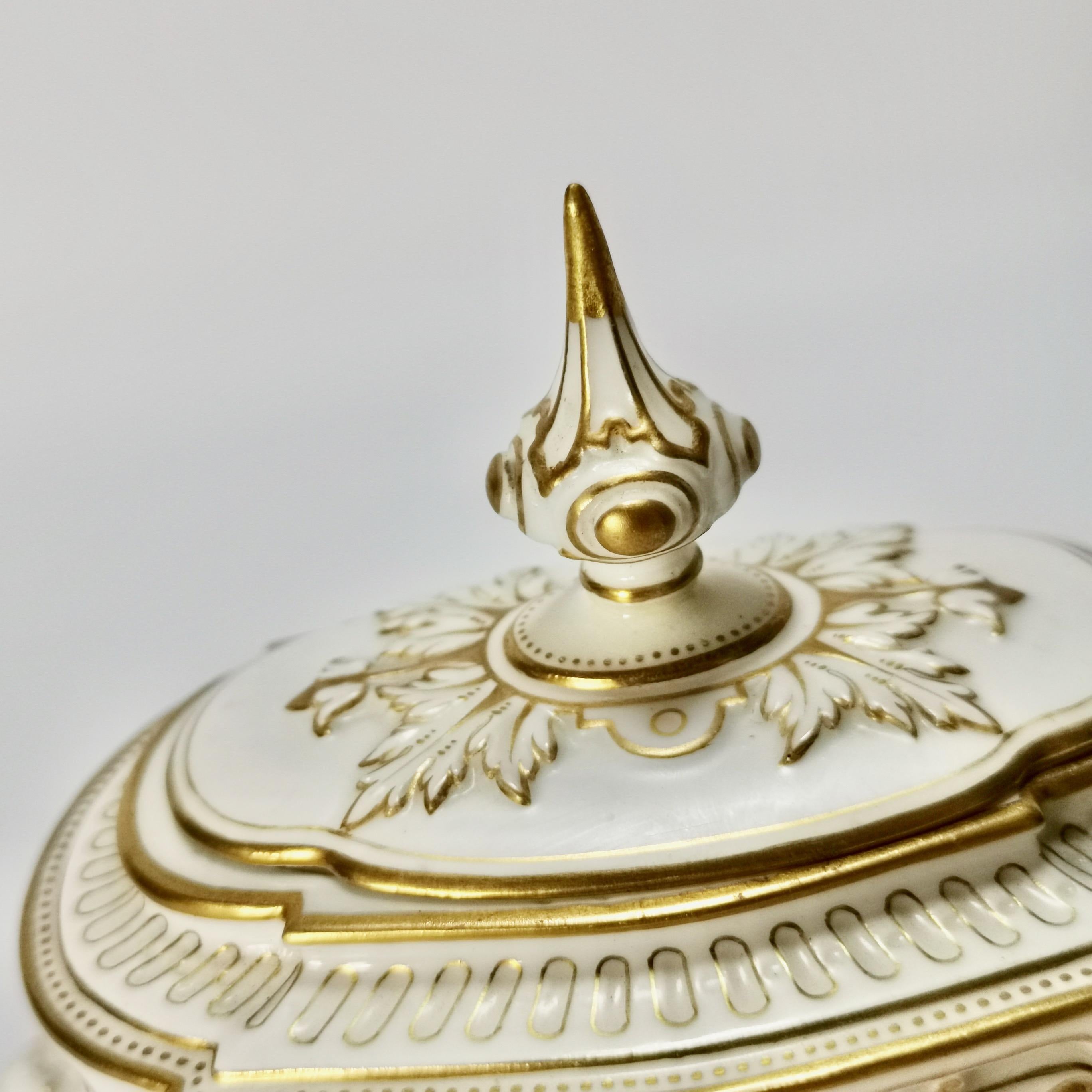 Royal Stamp Box, White Porcelain, Gilt, Cherubs, Royal Worcester, Edwardian 1902 3