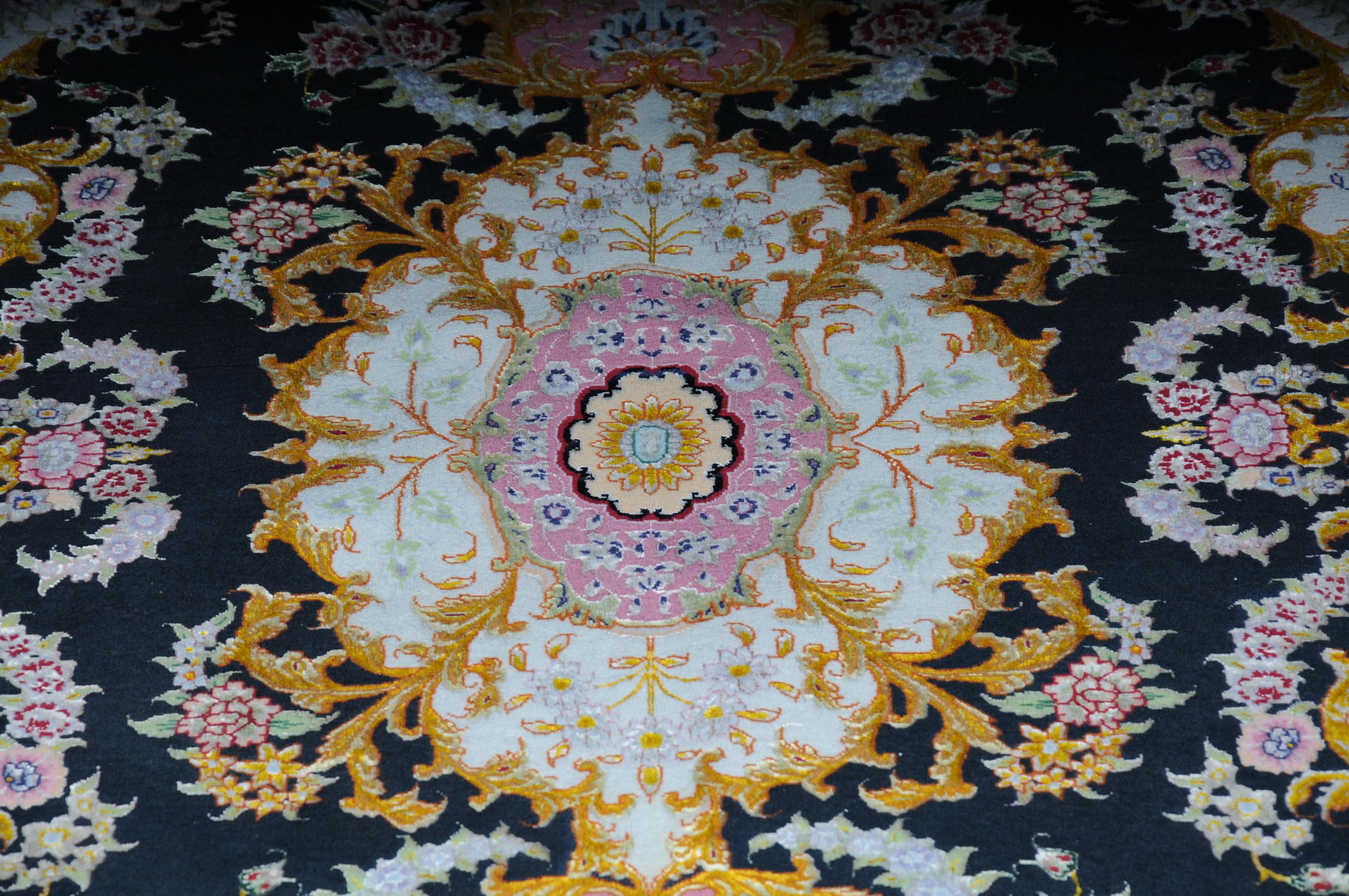 Royal Tabriz-Korkwolle mit Seide, um 1980, Meistersignatur im Angebot 8
