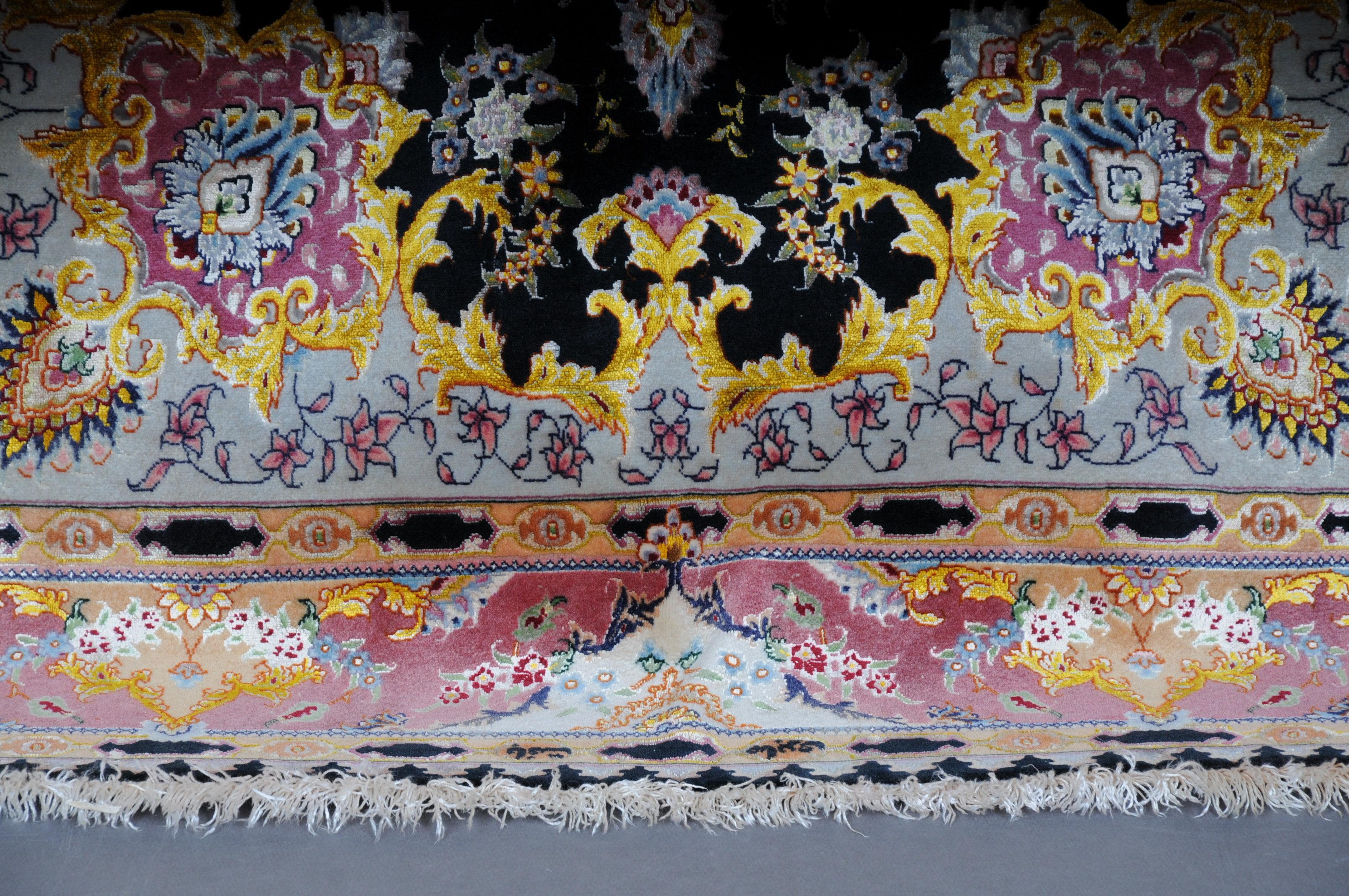 Royal Tabriz-Korkwolle mit Seide, um 1980, Meistersignatur im Angebot 2
