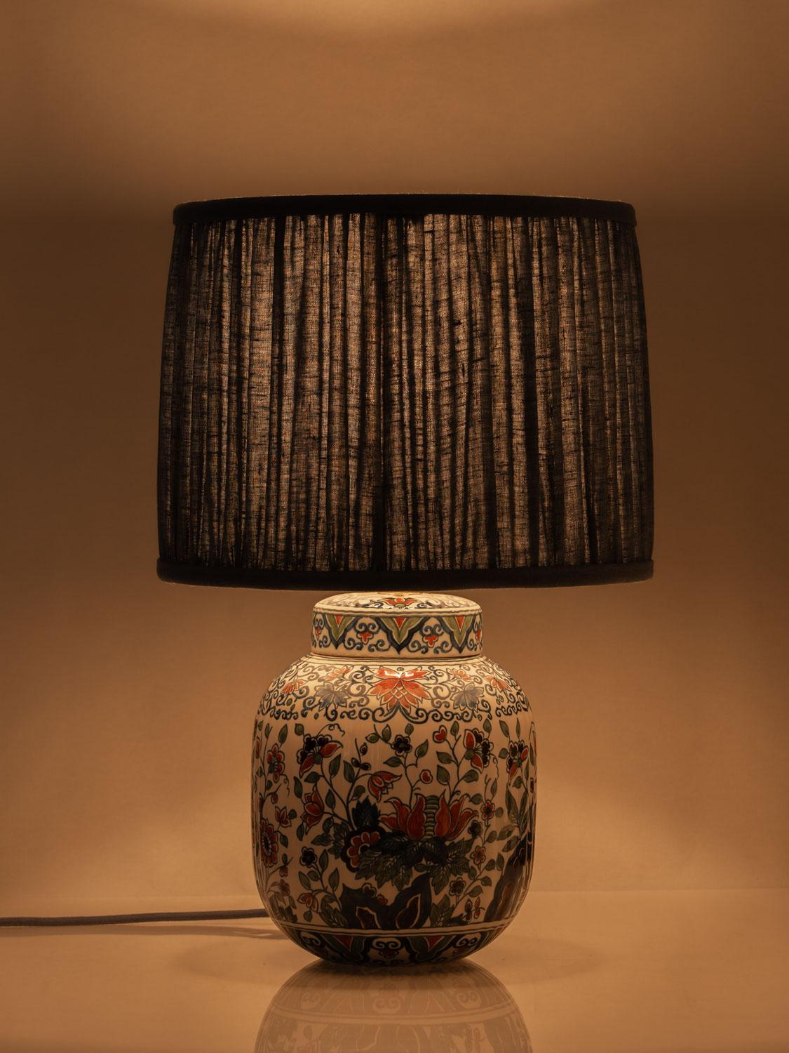 Chinoiseries Lampe Royal Tichelaar Makkum Delft (1948-1965) avec nouvel abat-jour bleu plié