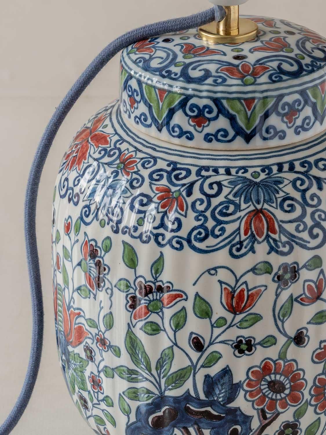 Lampe Royal Tichelaar Makkum Delft (1948-1965) avec nouvel abat-jour bleu plié 1