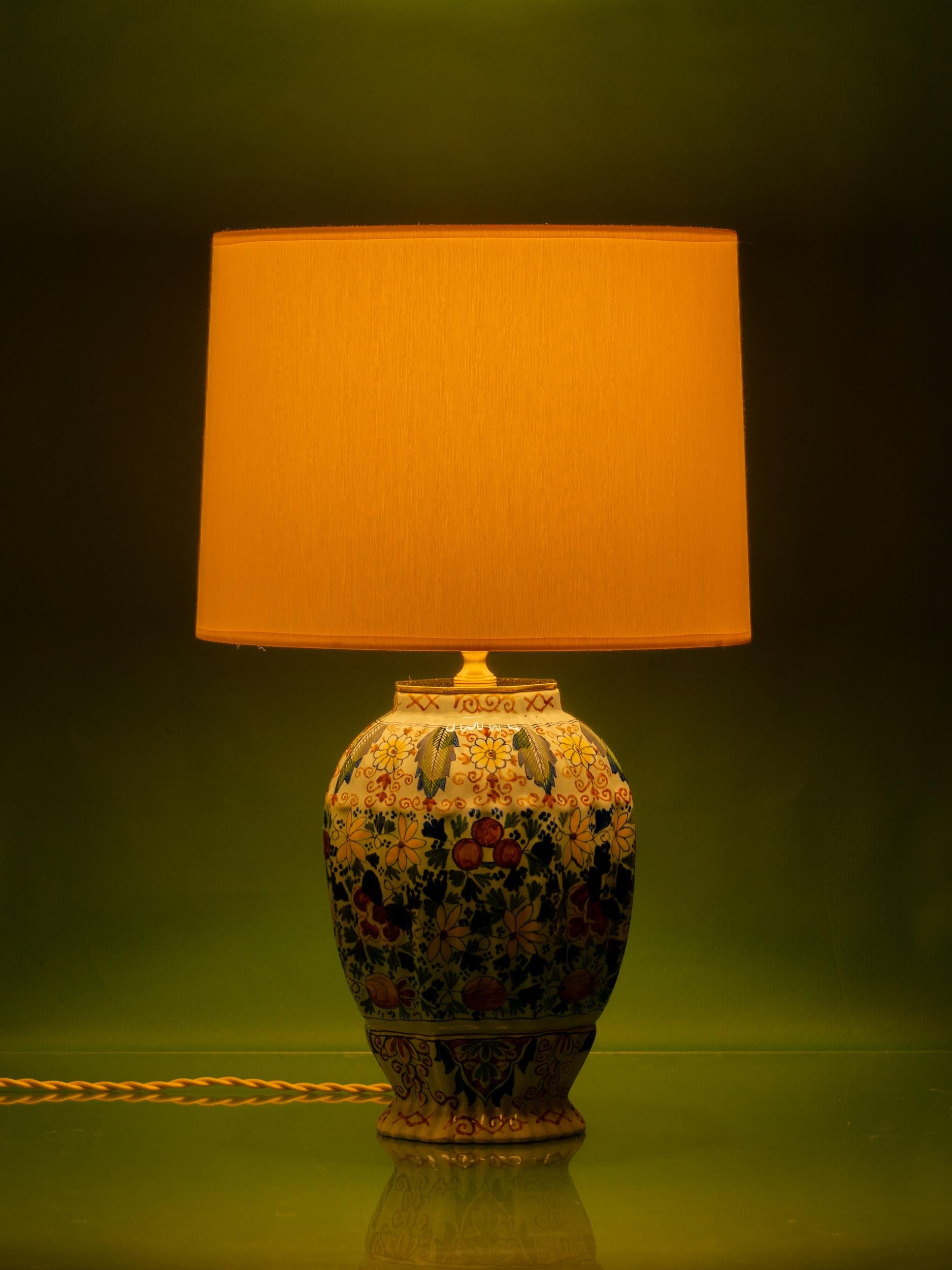 Royal Tichelaar Makkum Delft Vase Lamps, circa 1890, Yellow Linen Shades For Sale 8