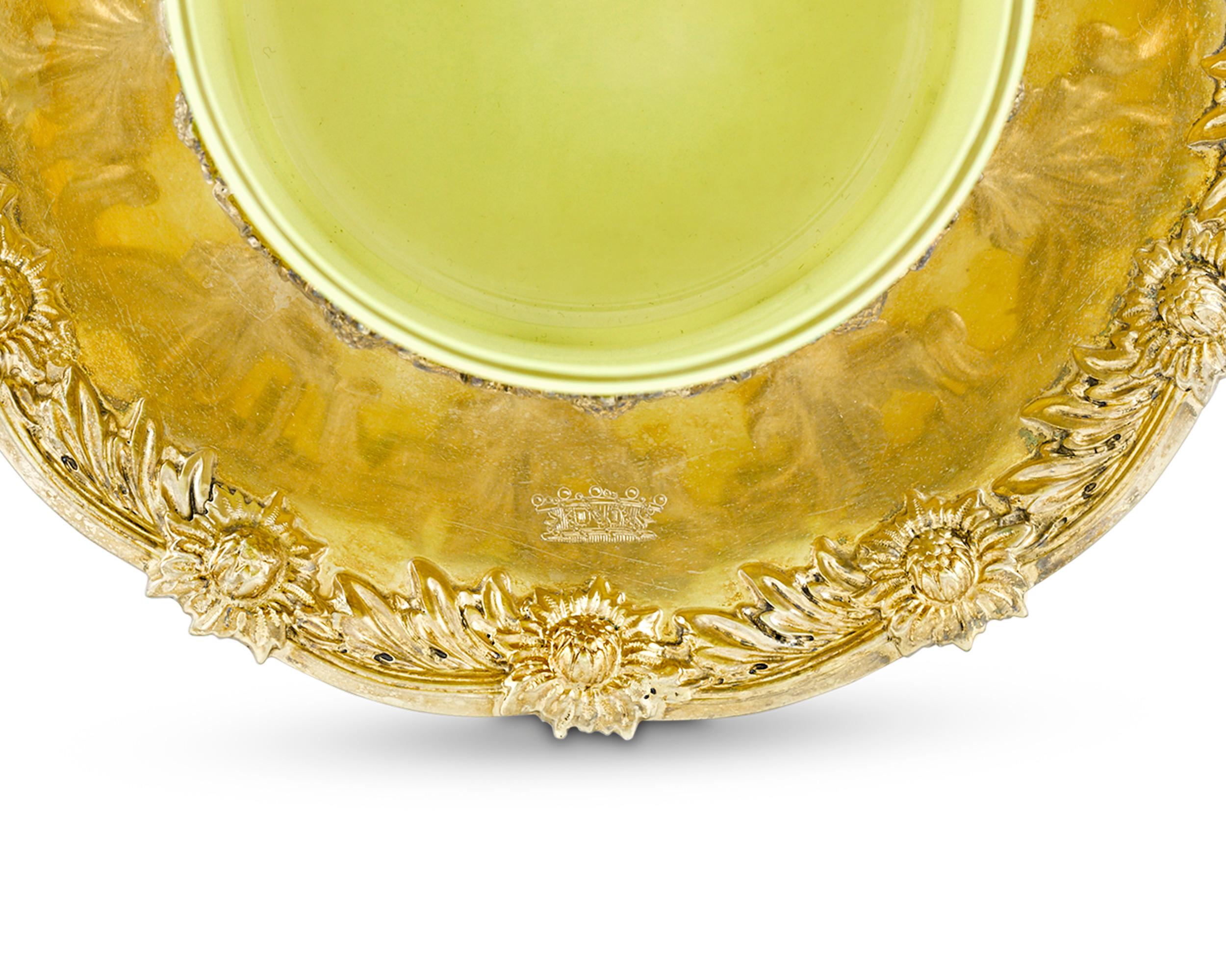 Königlich Royal Tiffany & Co. Chrysantheme Silber vergoldete Ramekins aus Glas (Art nouveau) im Angebot