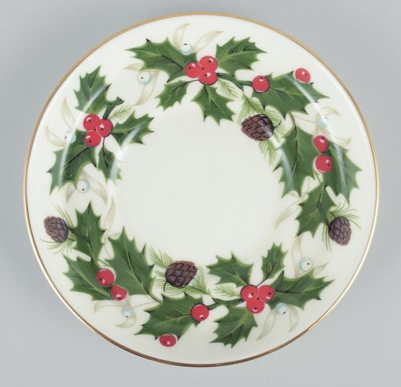 20th Century Royal Tuscan, England. Three pairs of cups and saucers. The “Noel” series. For Sale