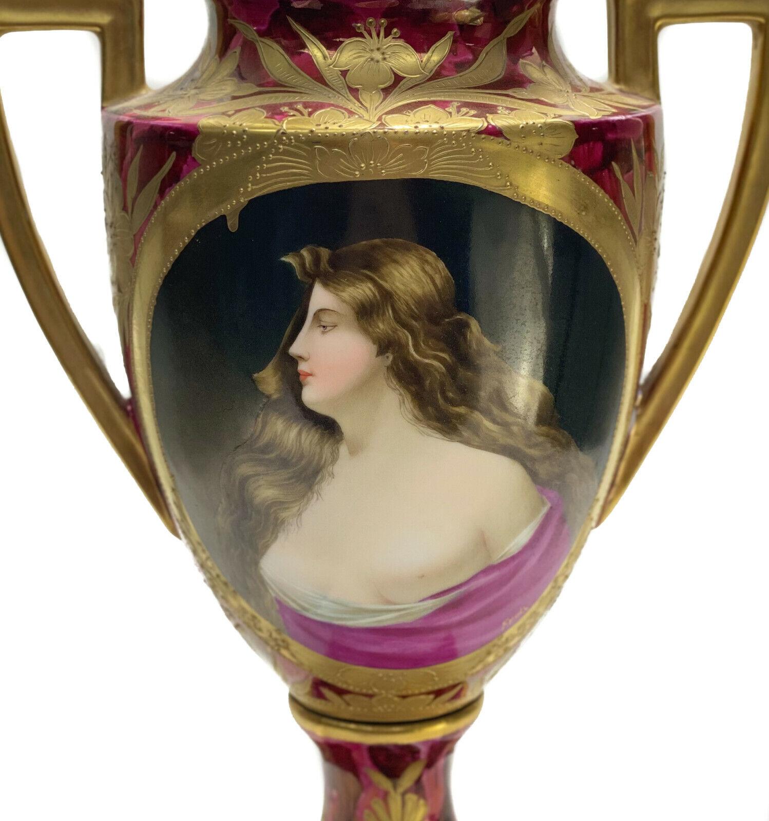 Royal Vienna Austria Hand Painted Porcelain Double Handled Urn, circa 1900 In Good Condition For Sale In Gardena, CA