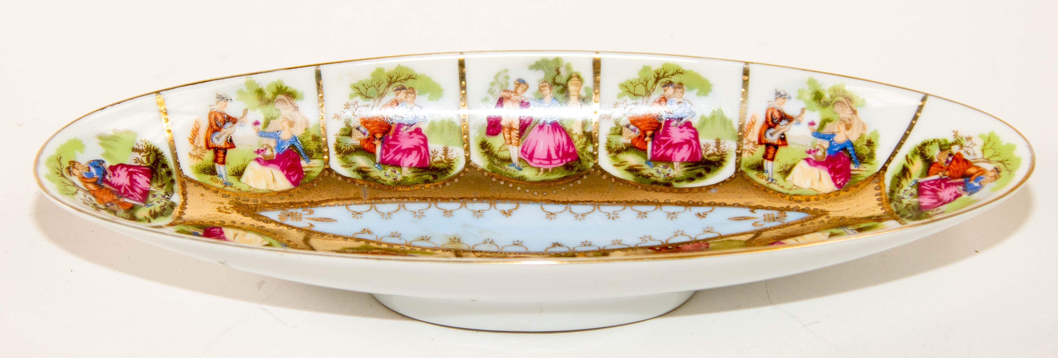 Baroque Revival Royal Vienna Austria Hand Painted Porcelain Oval Dish circa 1940 For Sale