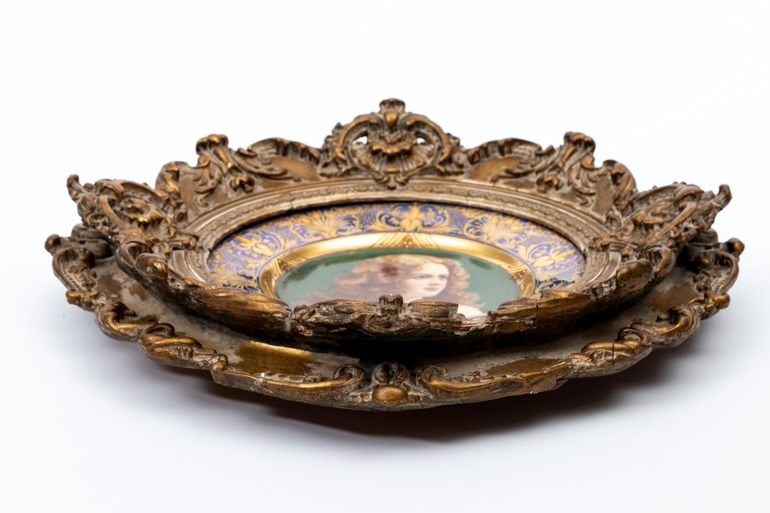 Royal Vienna Cabinet Plate, 19th Century In Good Condition For Sale In Stamford, CT