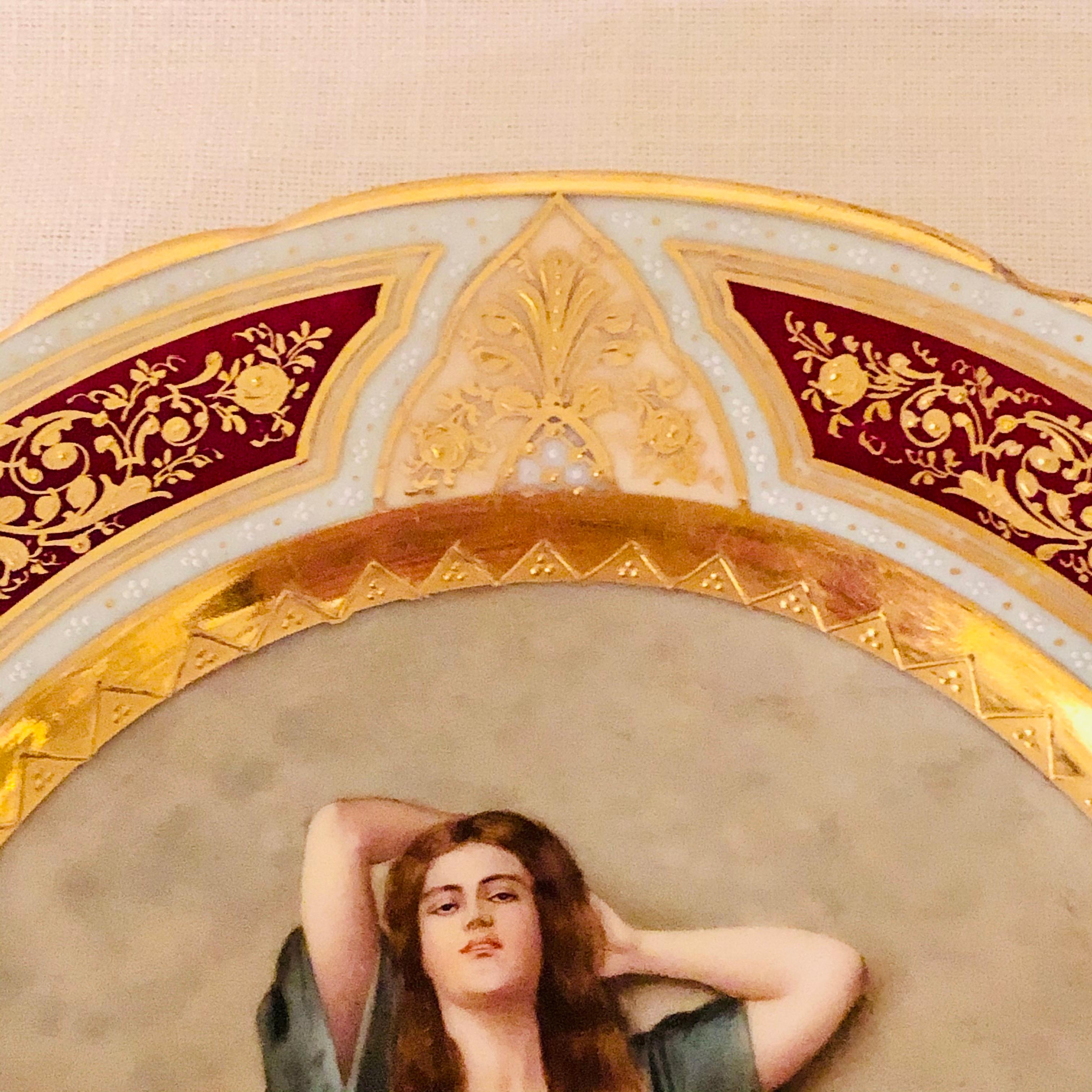 Assiette de cabinet « Royal Vienna » avec bardot signée Wagner, femme aux cheveux rouges longs Bon état - En vente à Boston, MA